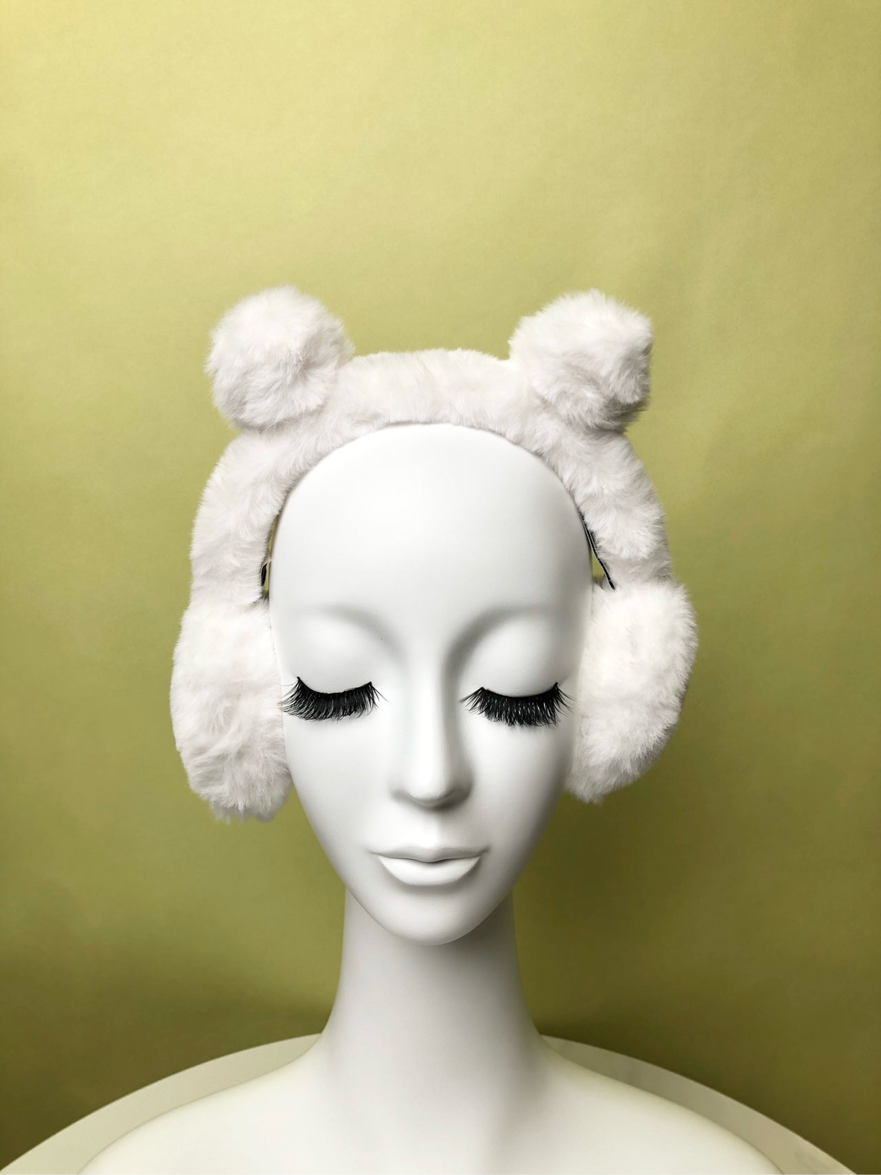 UGG White