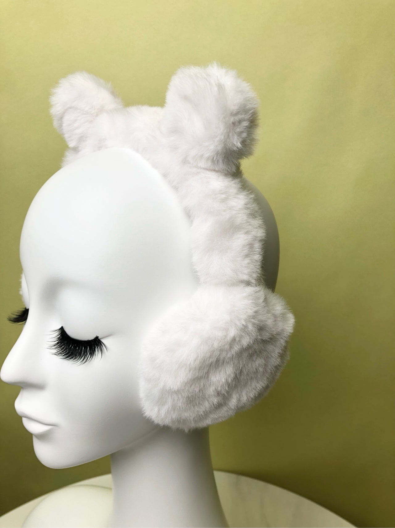 UGG White