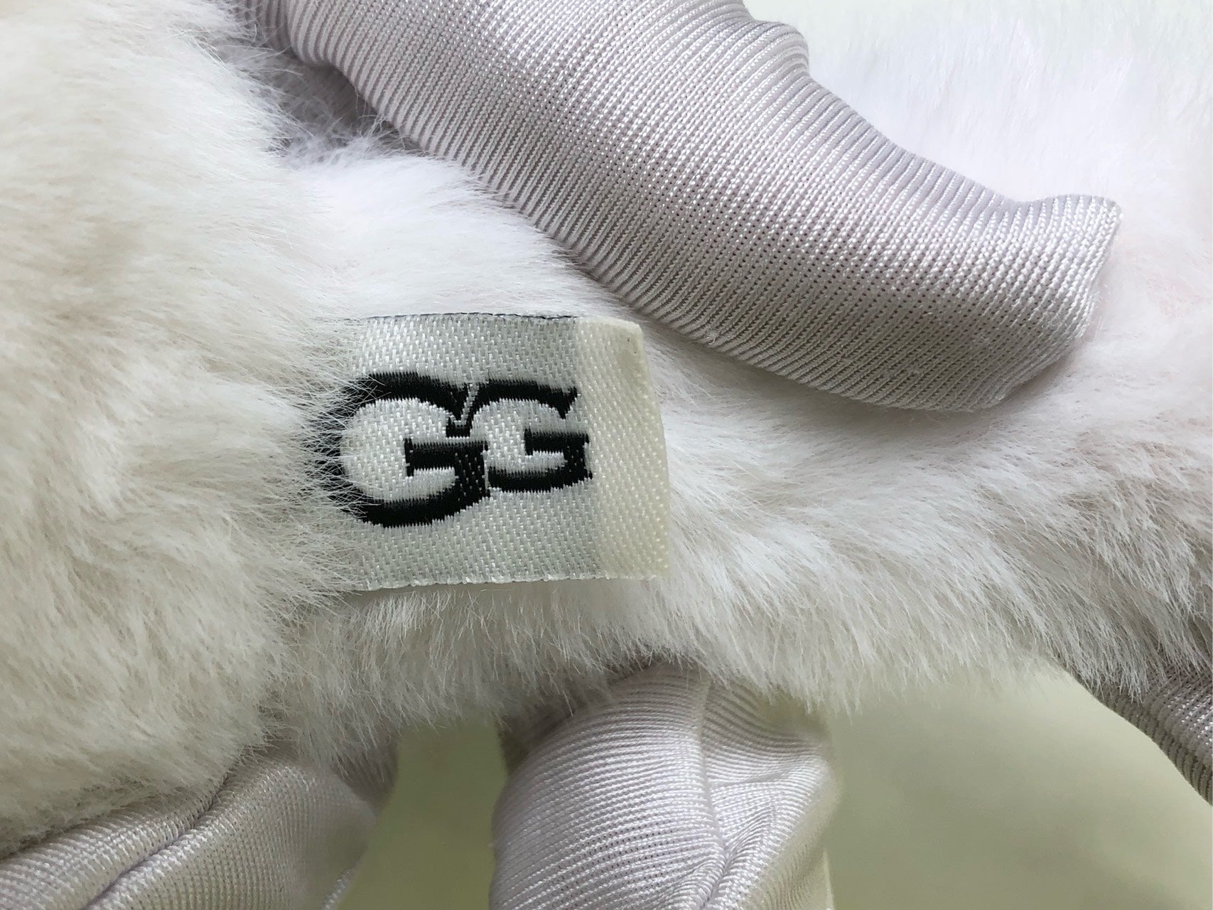 UGG White