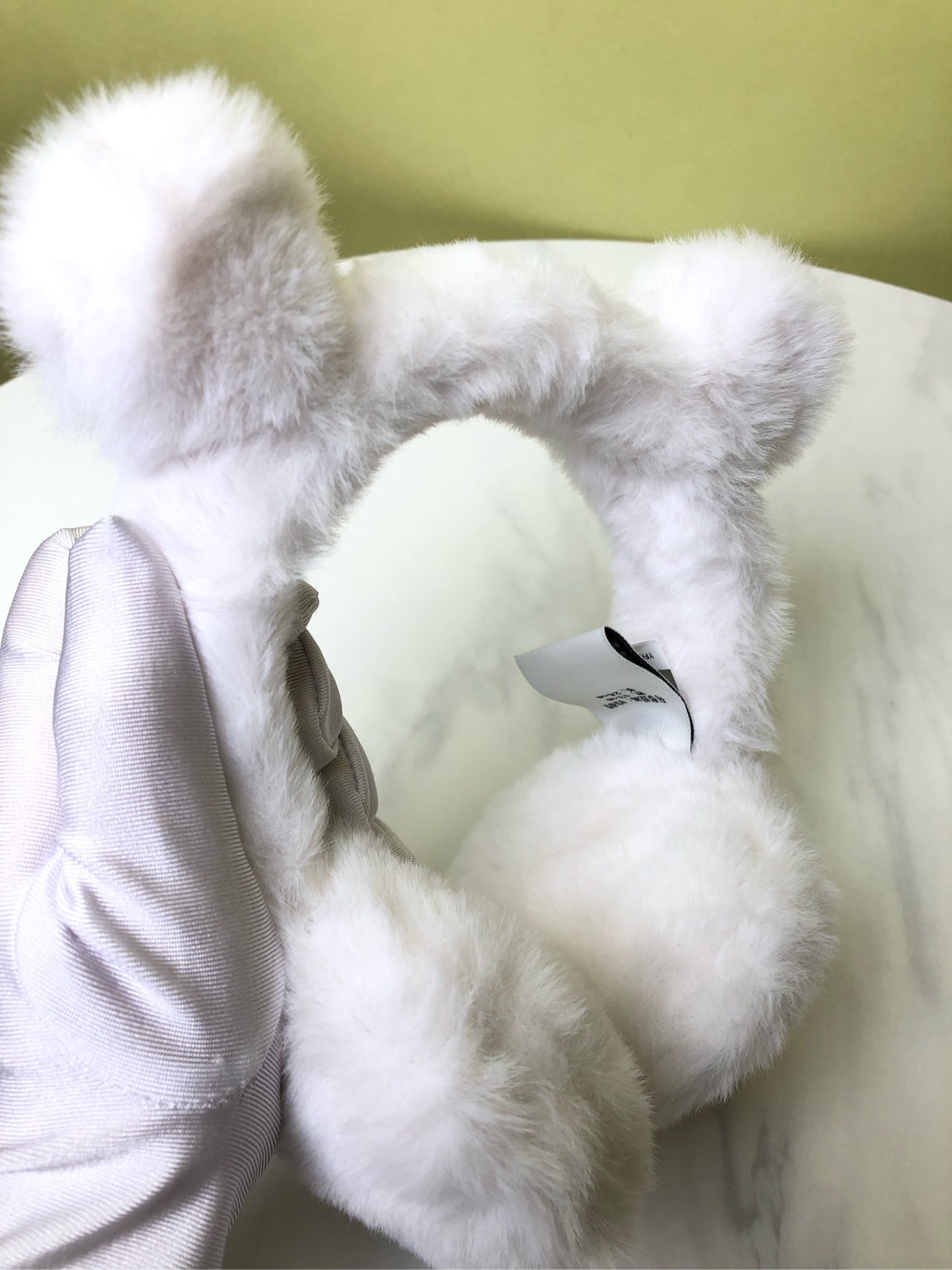 UGG White