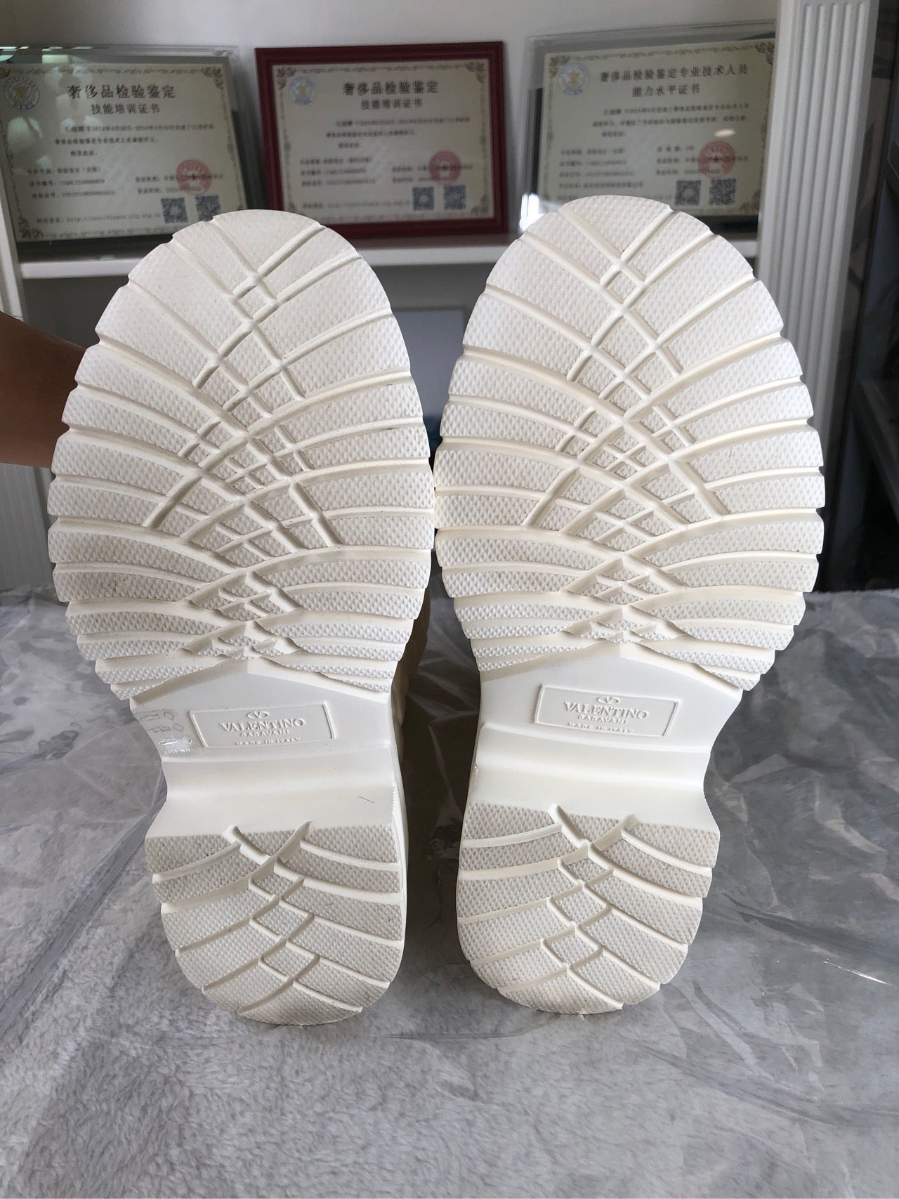 Valentino White