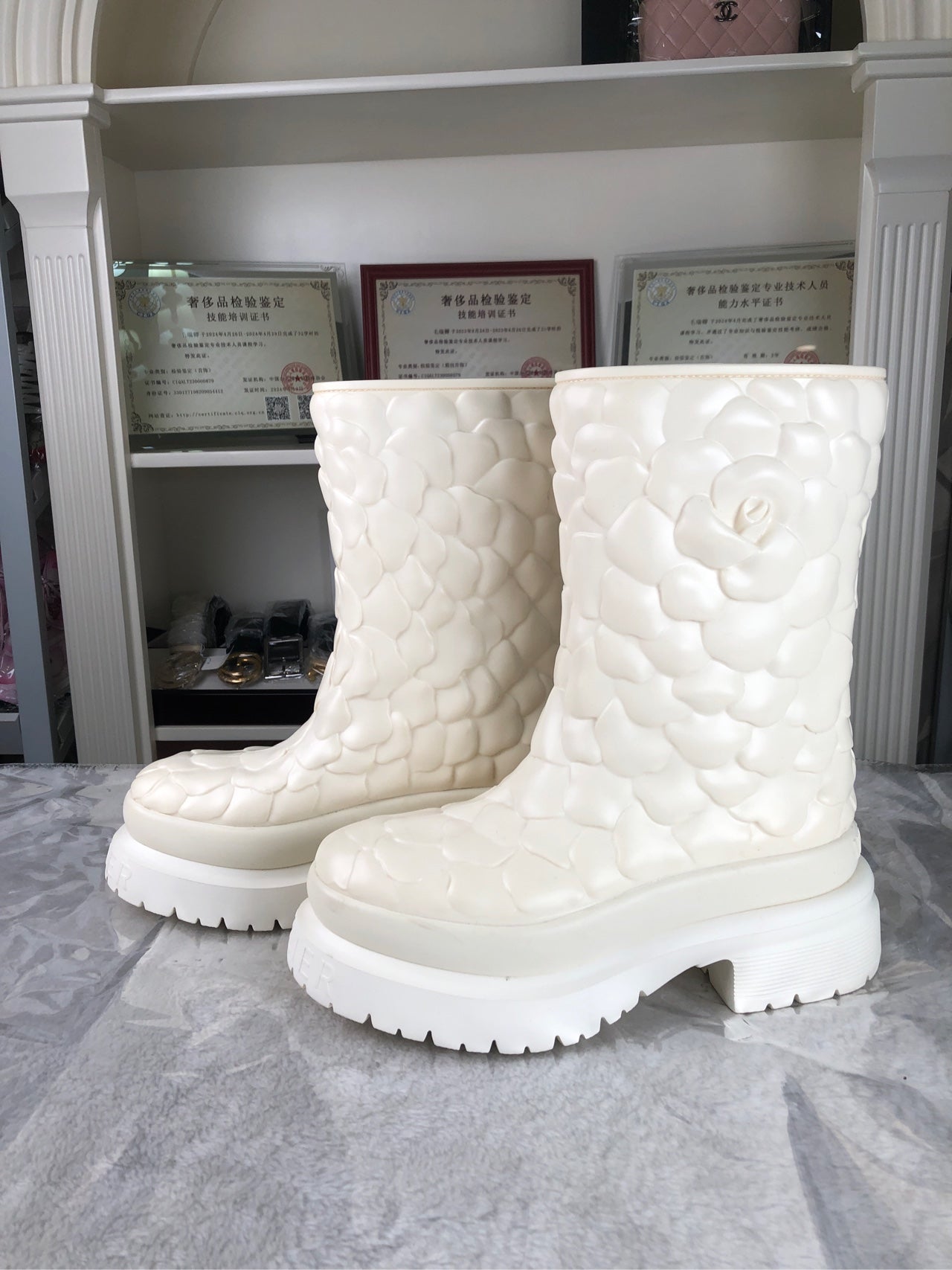Valentino White