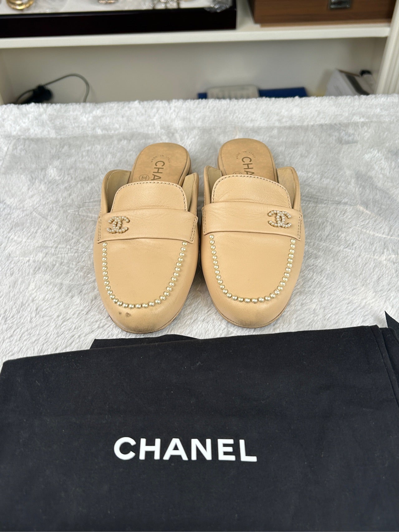 Chanel Flat shoes