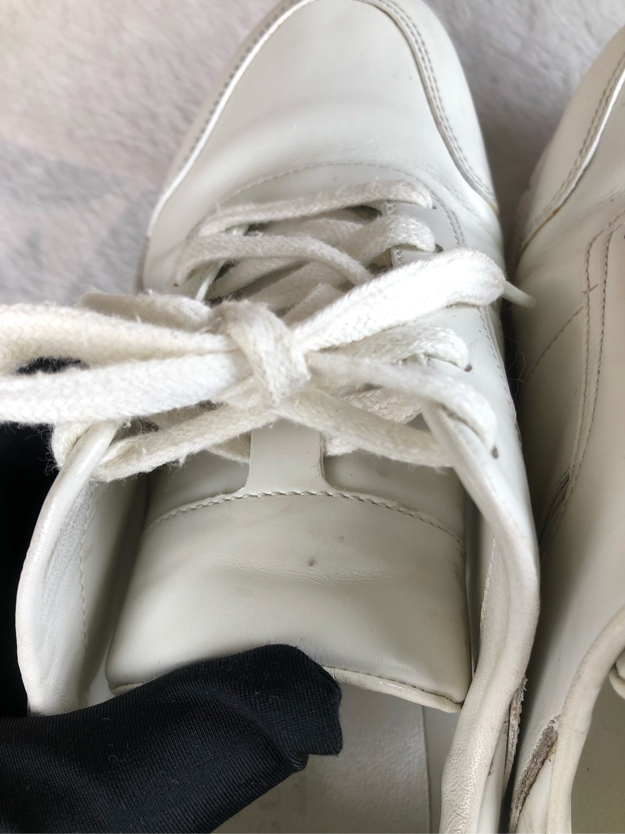 Gucci White Athletic sneakers