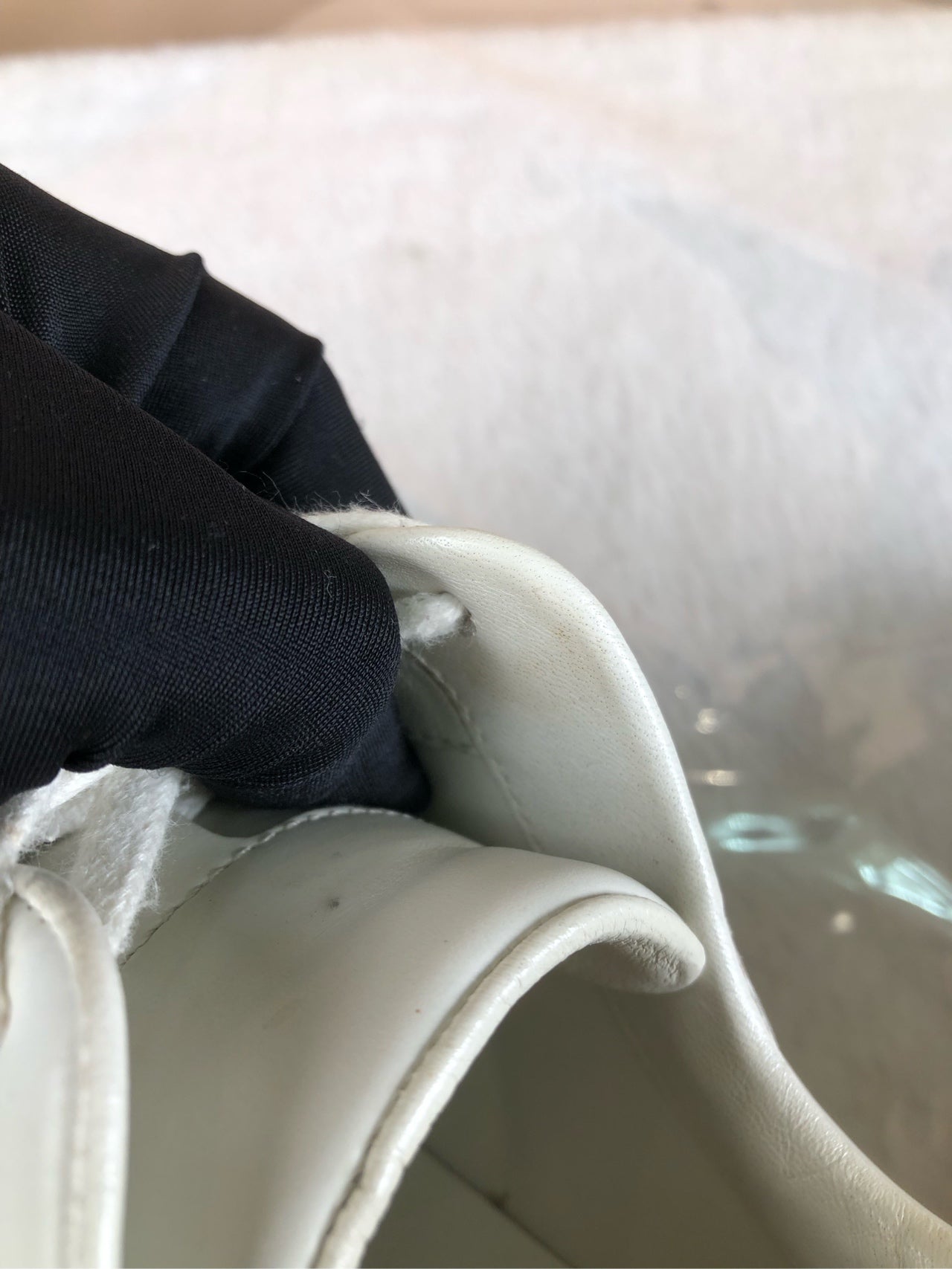 Gucci White Athletic sneakers