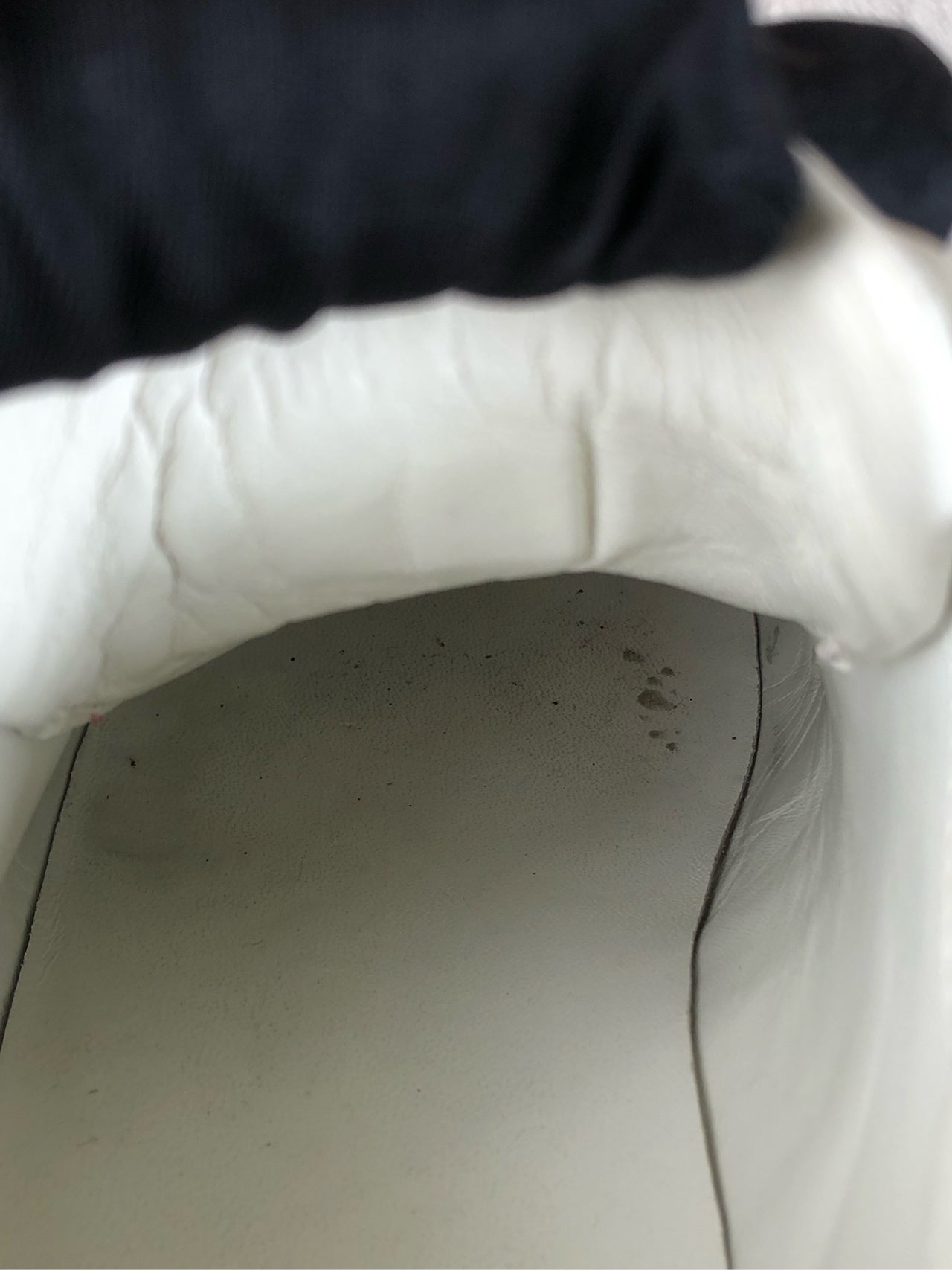 Gucci White Athletic sneakers