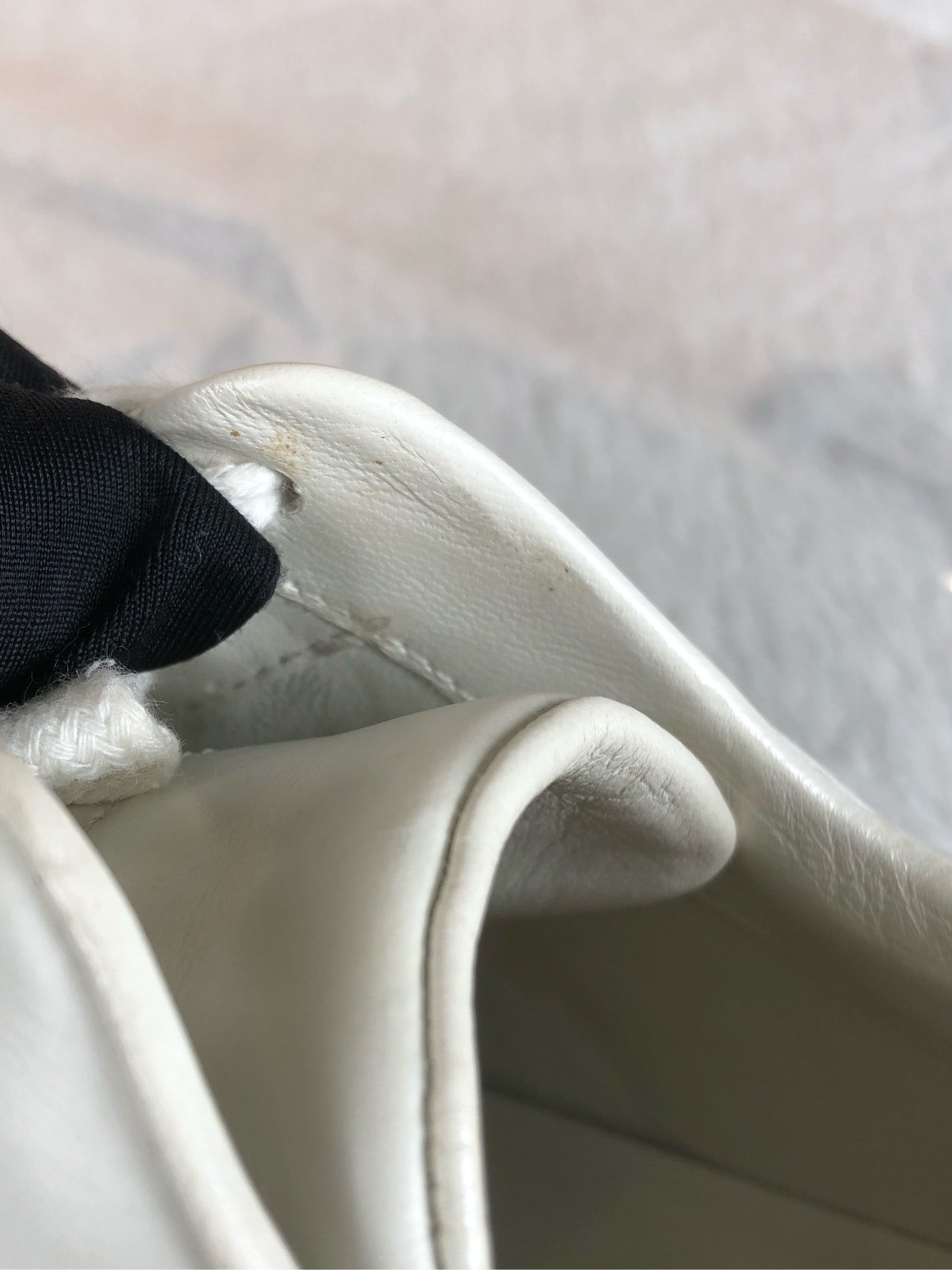 Gucci White Athletic sneakers