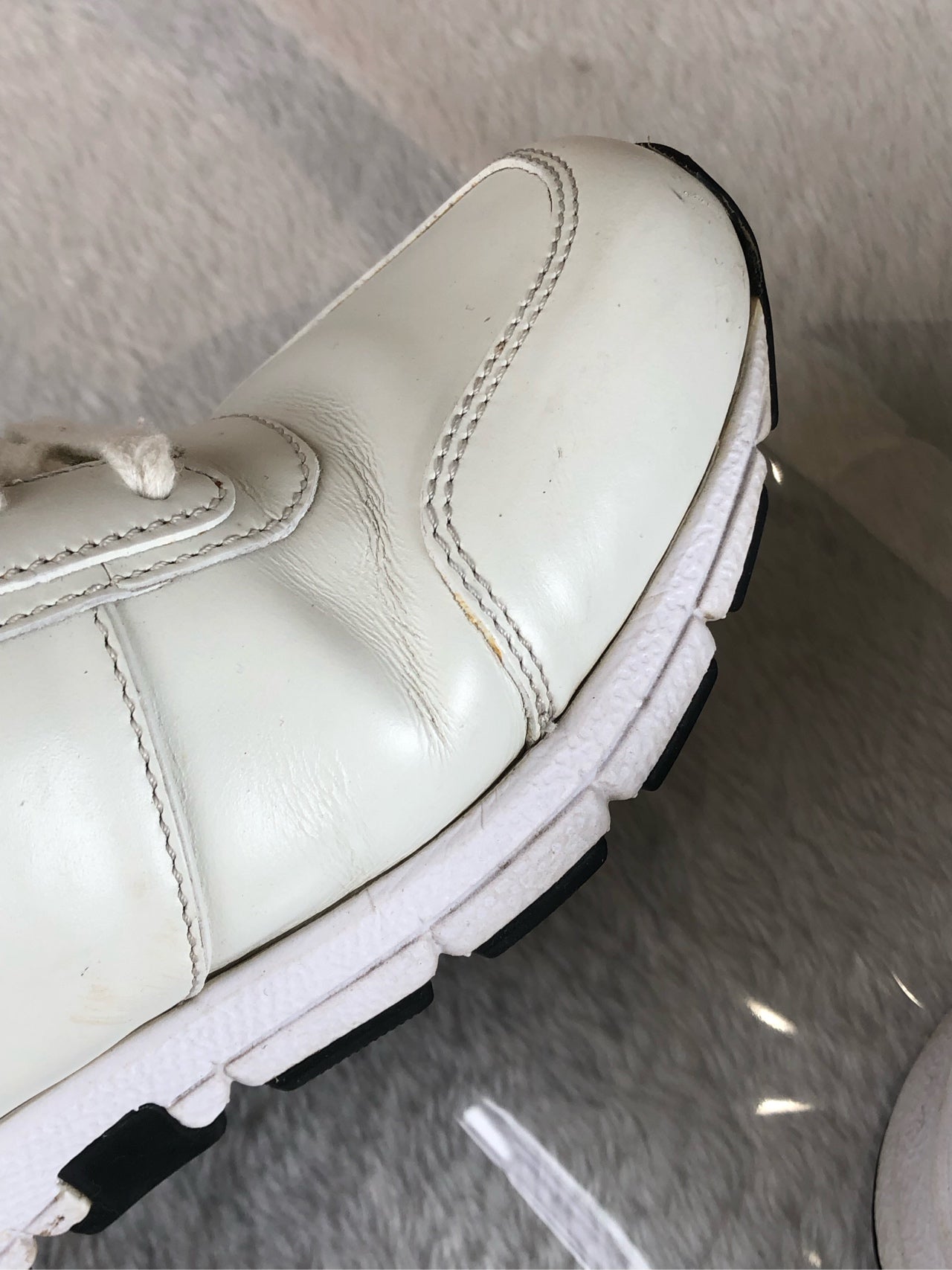 Gucci White Athletic sneakers