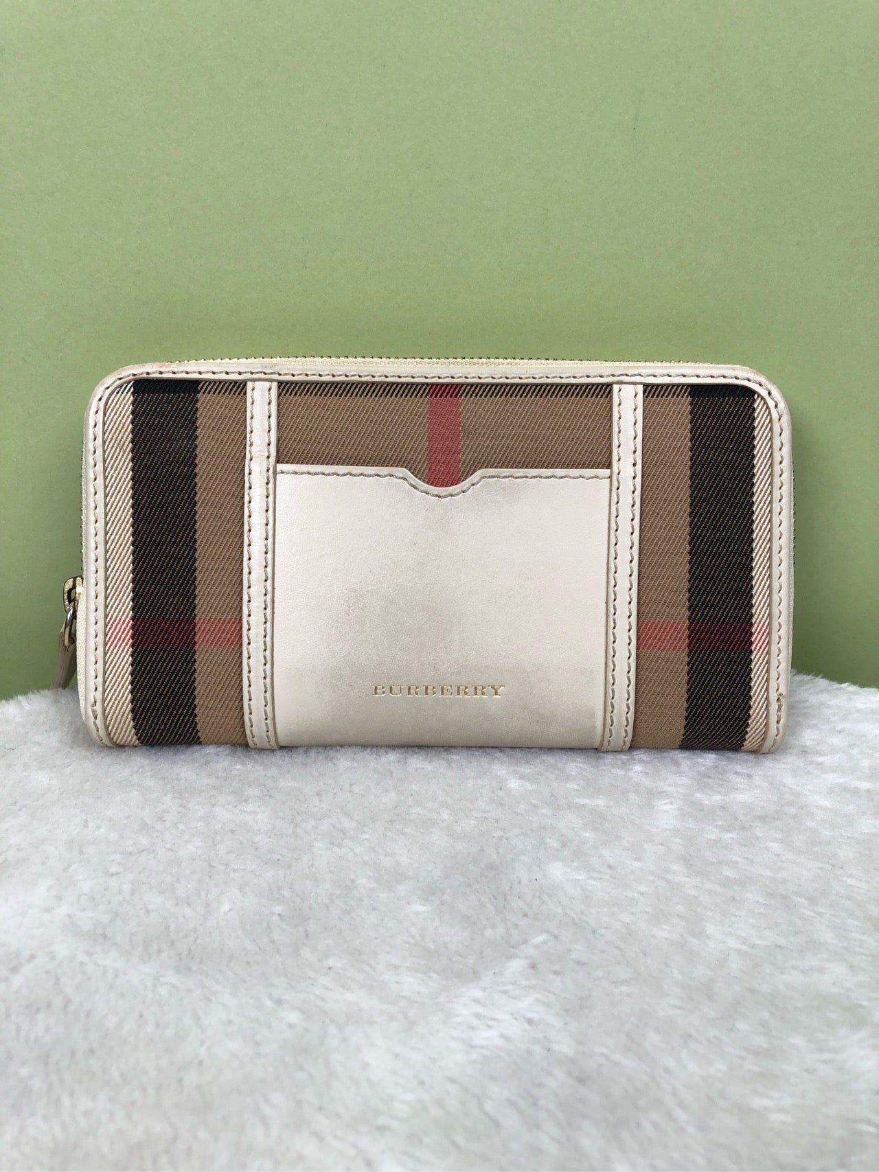 Burberry White