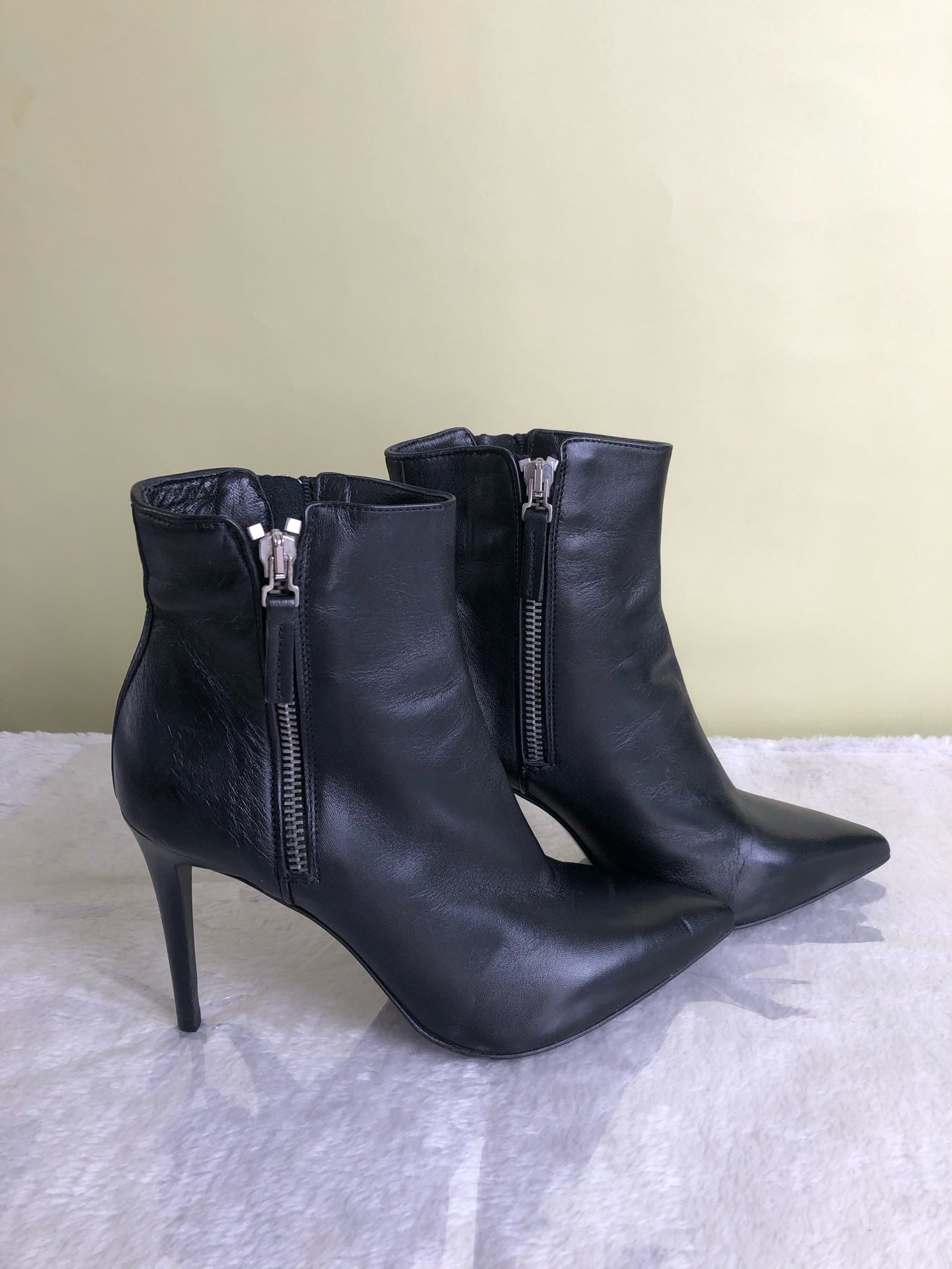 空白 Black Ankle boots