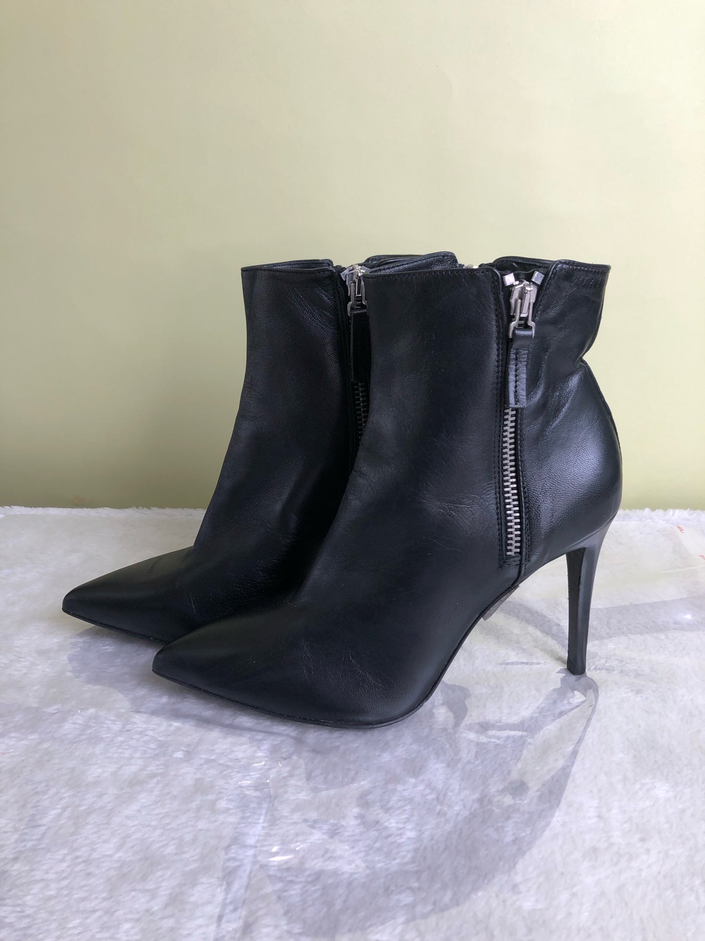 空白 Black Ankle boots