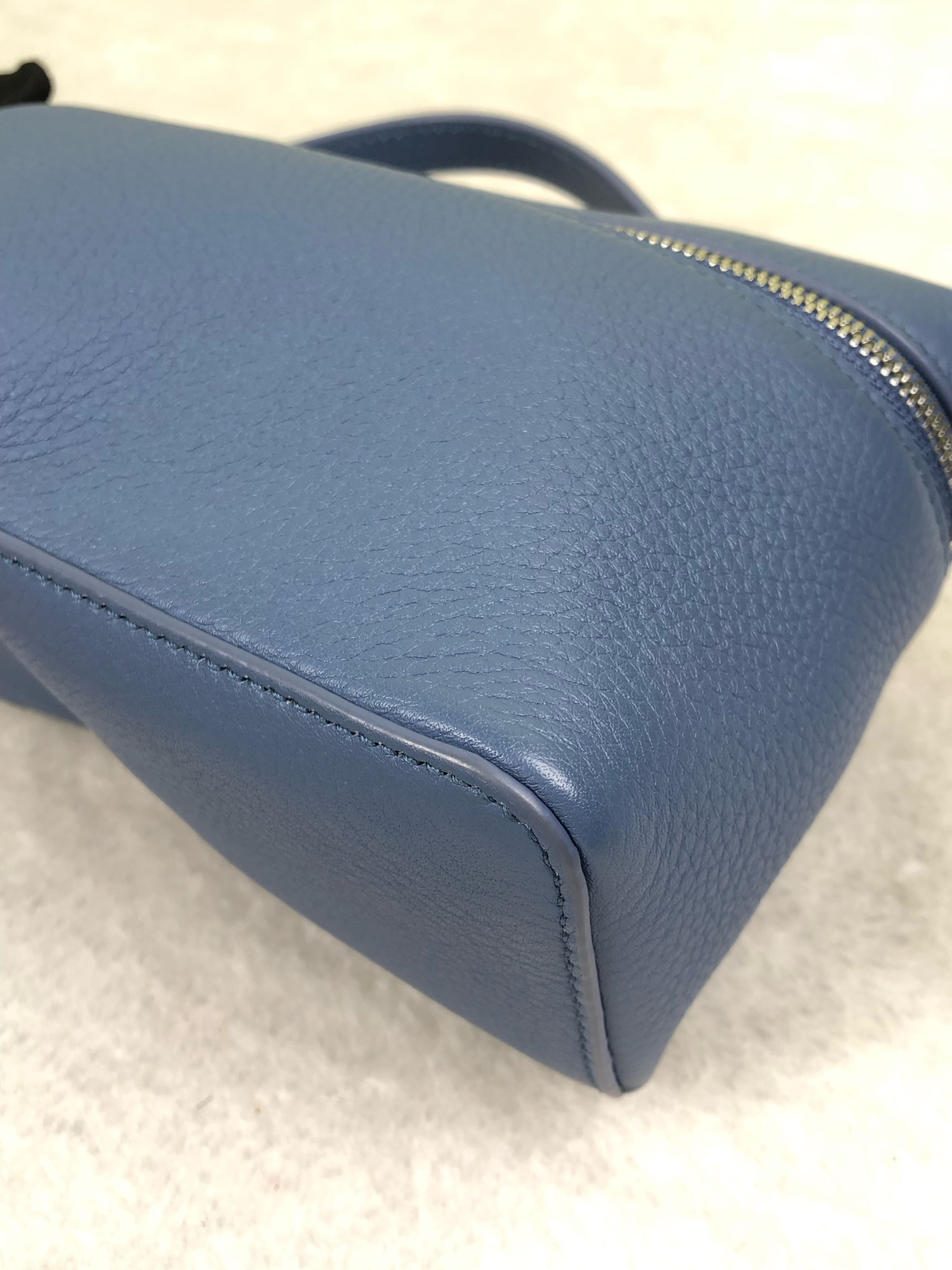 空白 Blue Crossbody