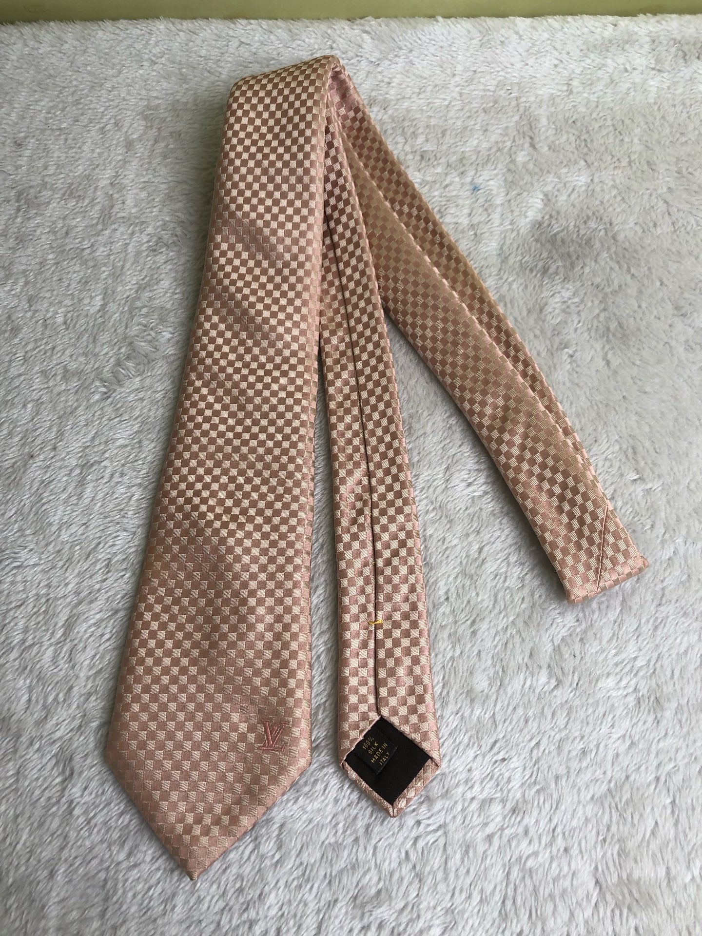 Louis Vuitton Pink Necktie