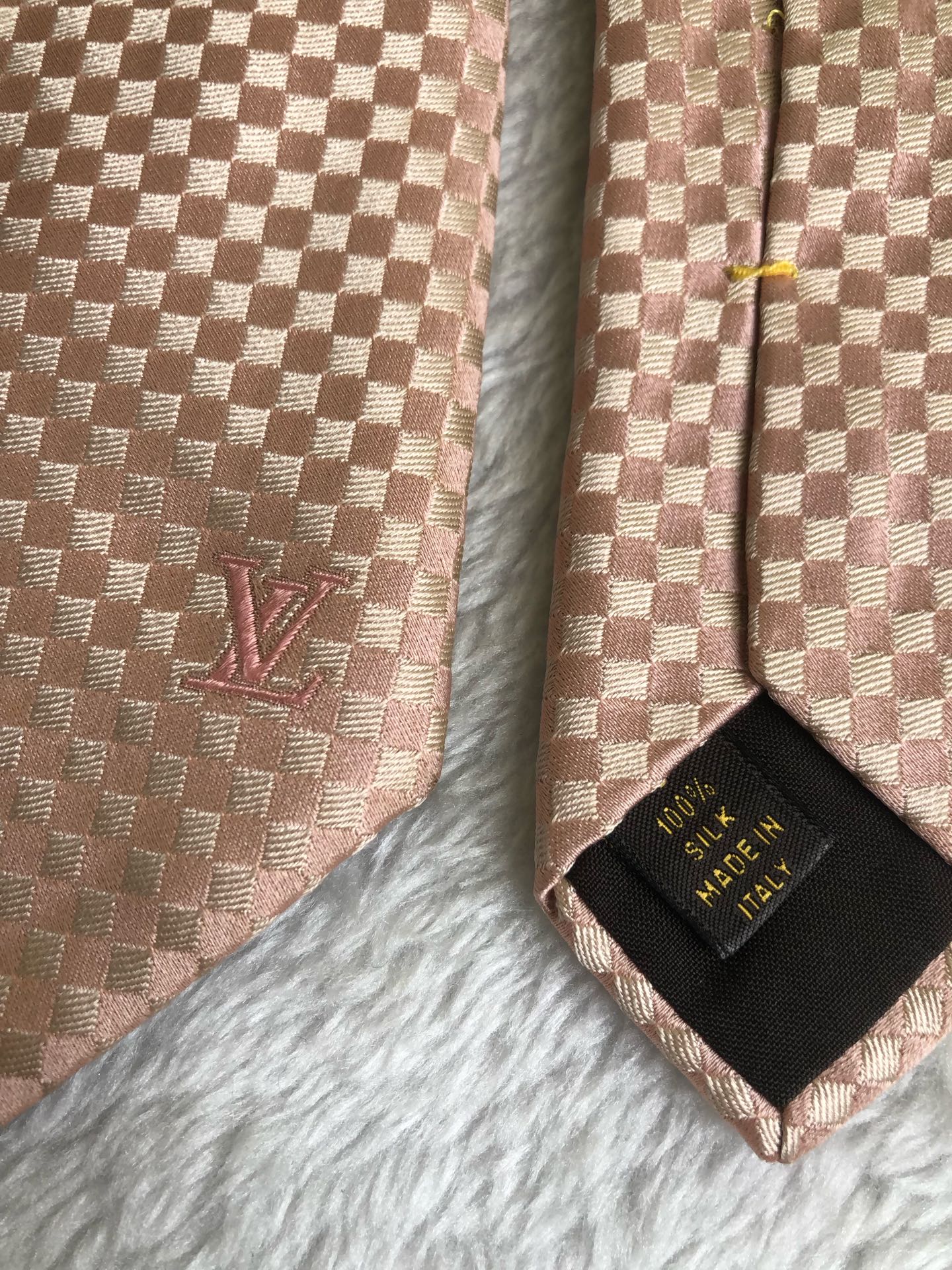 Louis Vuitton Pink Necktie