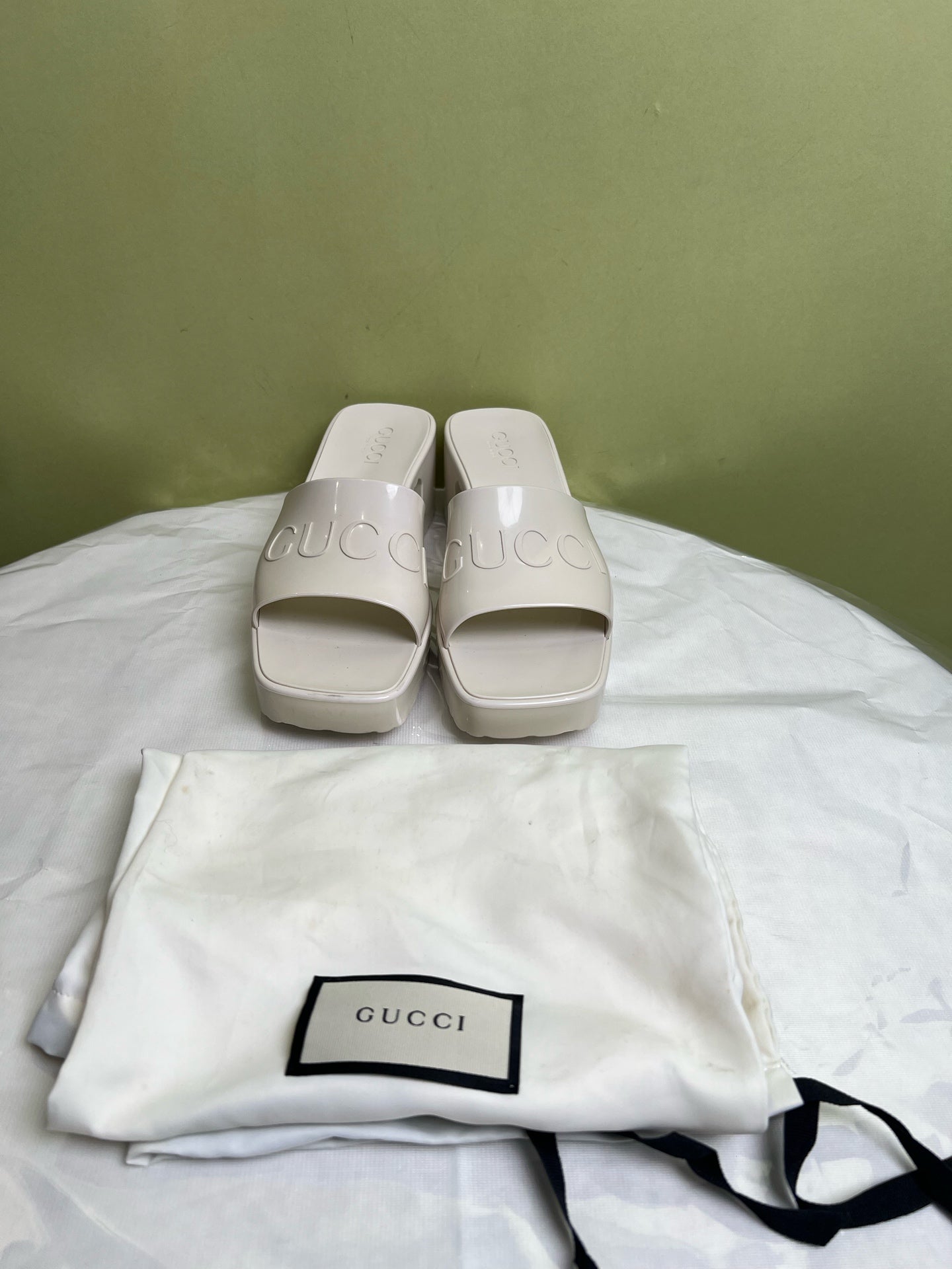 Gucci White Flip flop