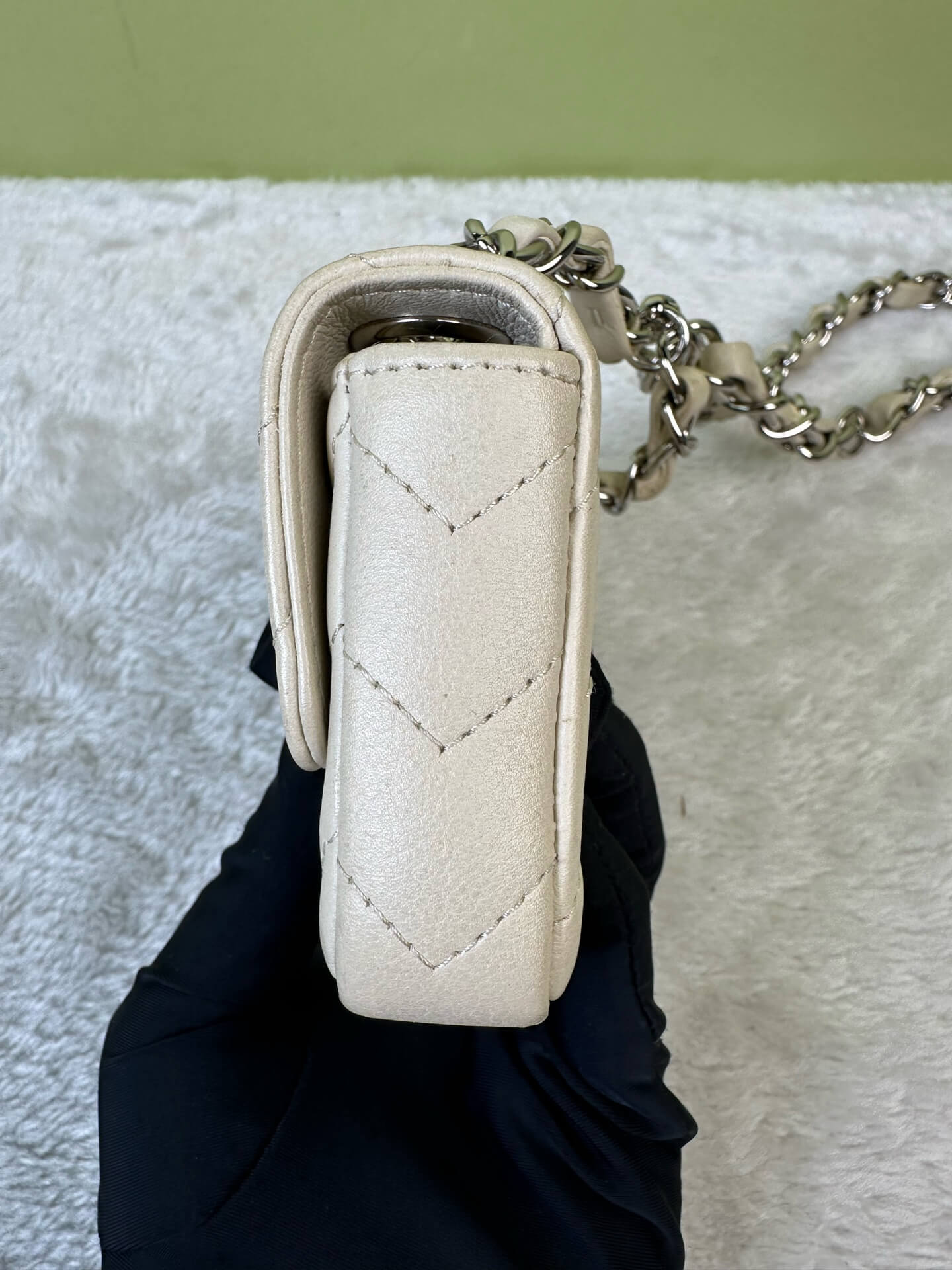 Chanel 22C Collection Silver Calfskin Card Holder with Chain