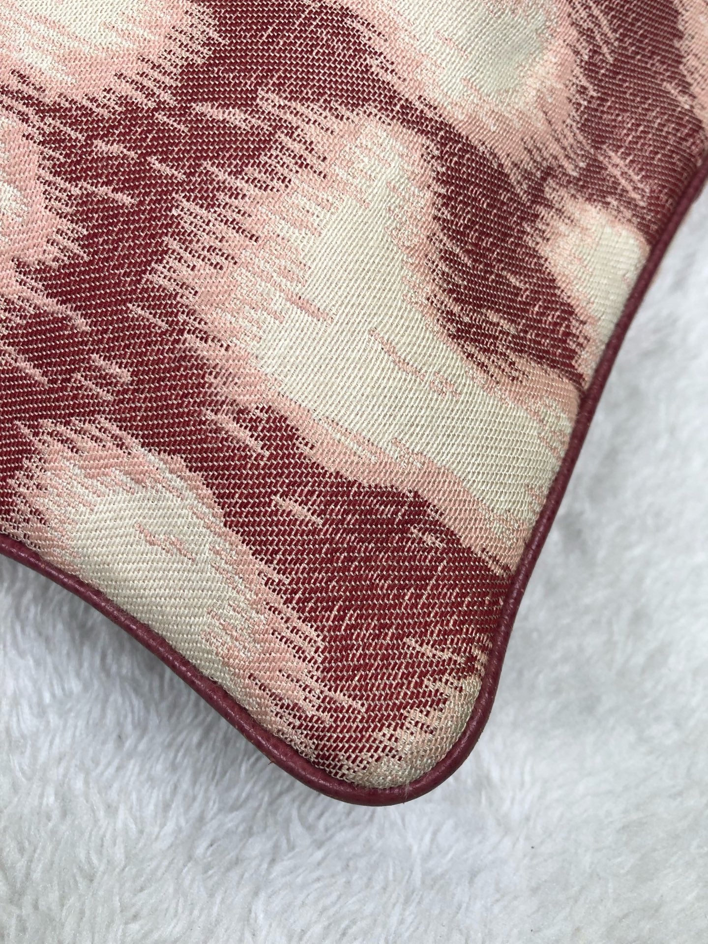 空白 Pink Crossbody
