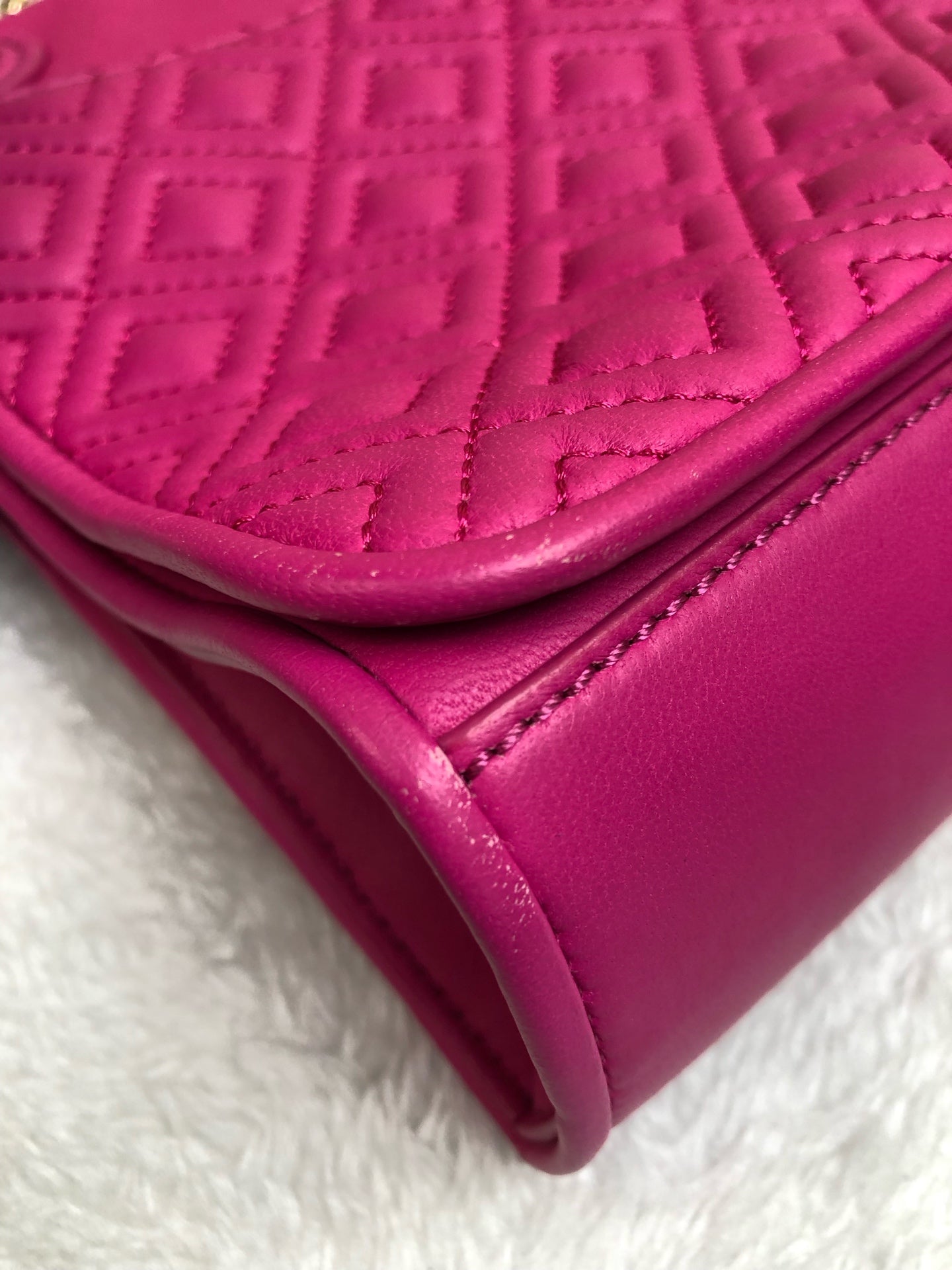 空白 Red Shoulder Bag