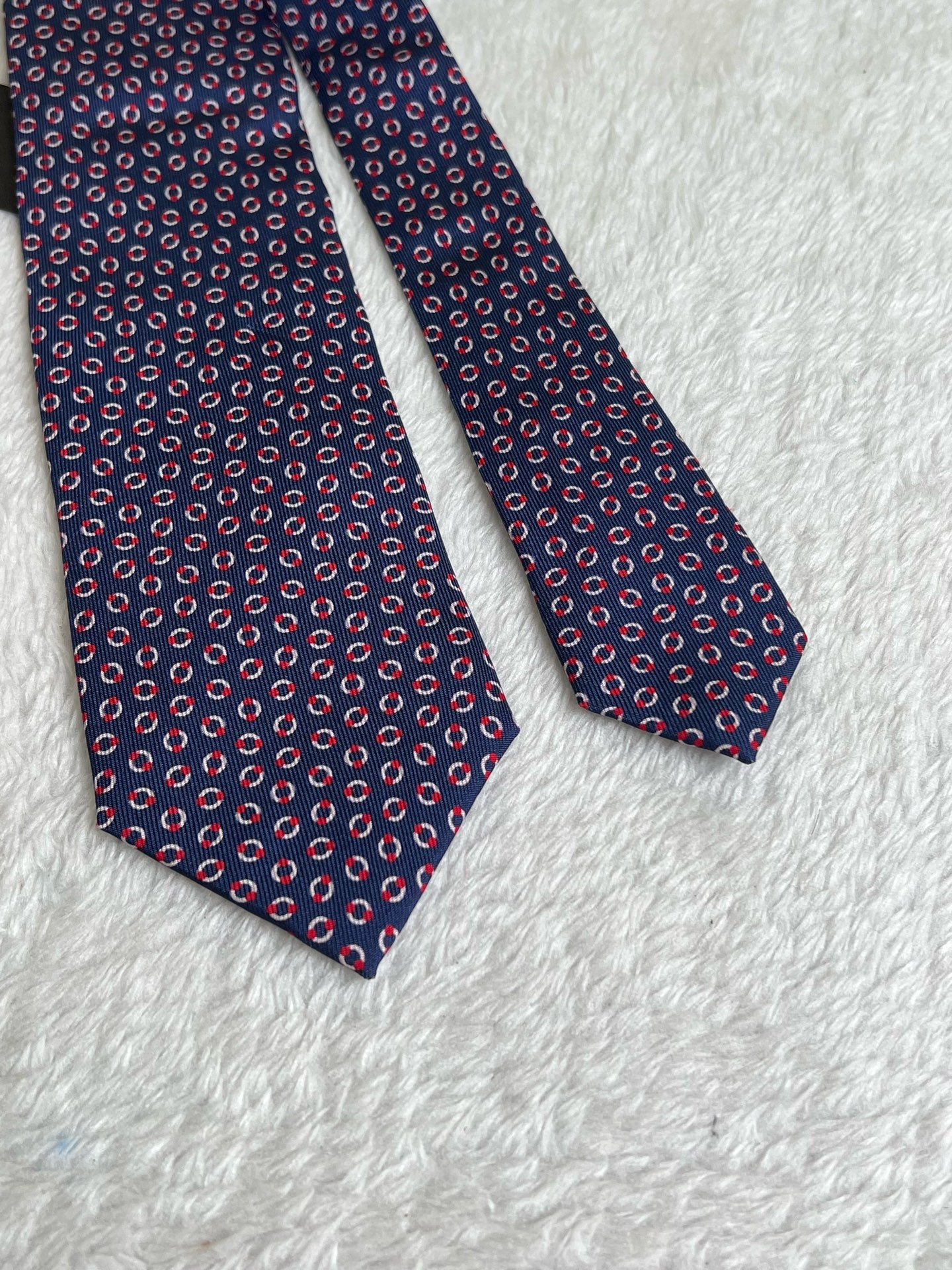 空白 Necktie