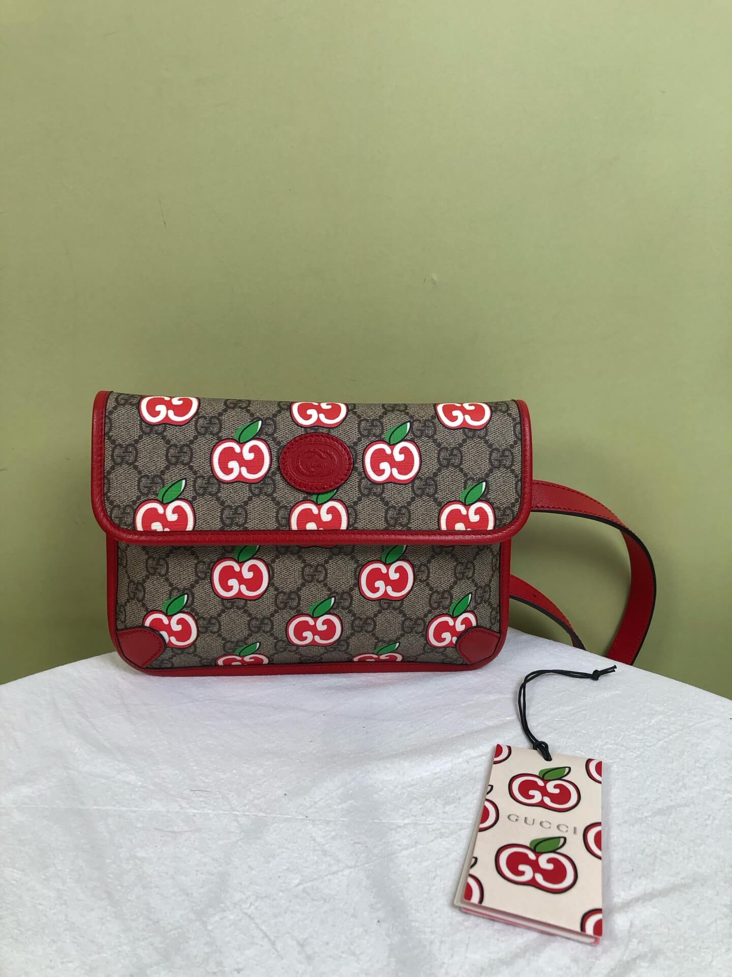 Gucci GG Supreme Belt Bag