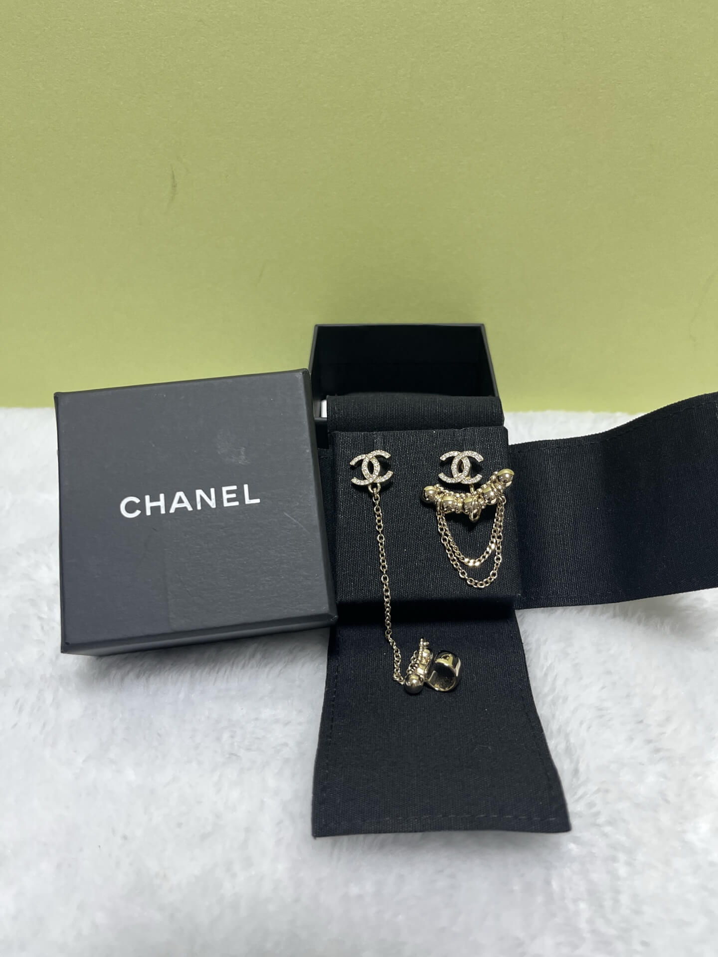 Chanel 22C Asymmetrical Chain CC Ear Cuffs