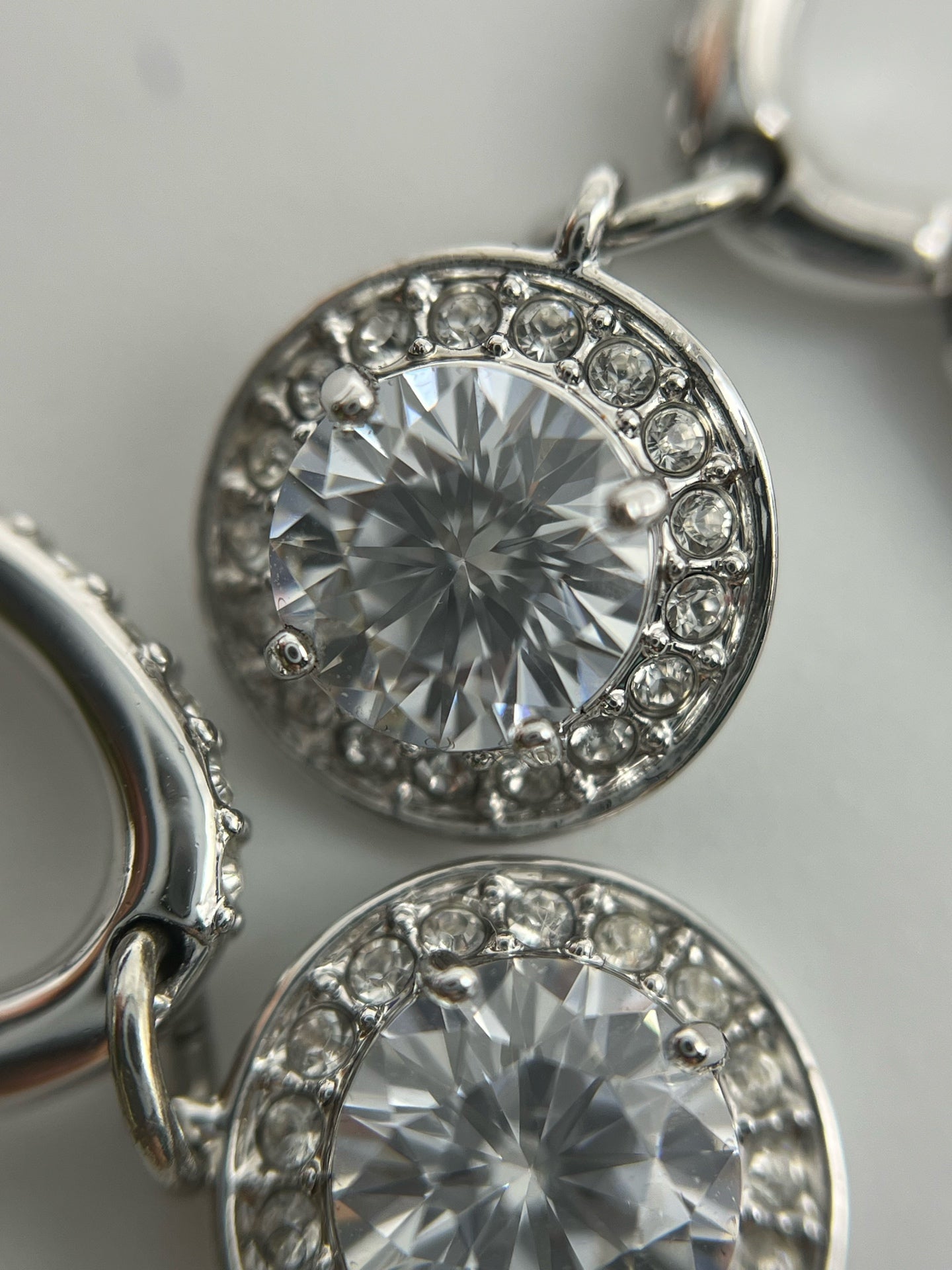 空白 Pendant