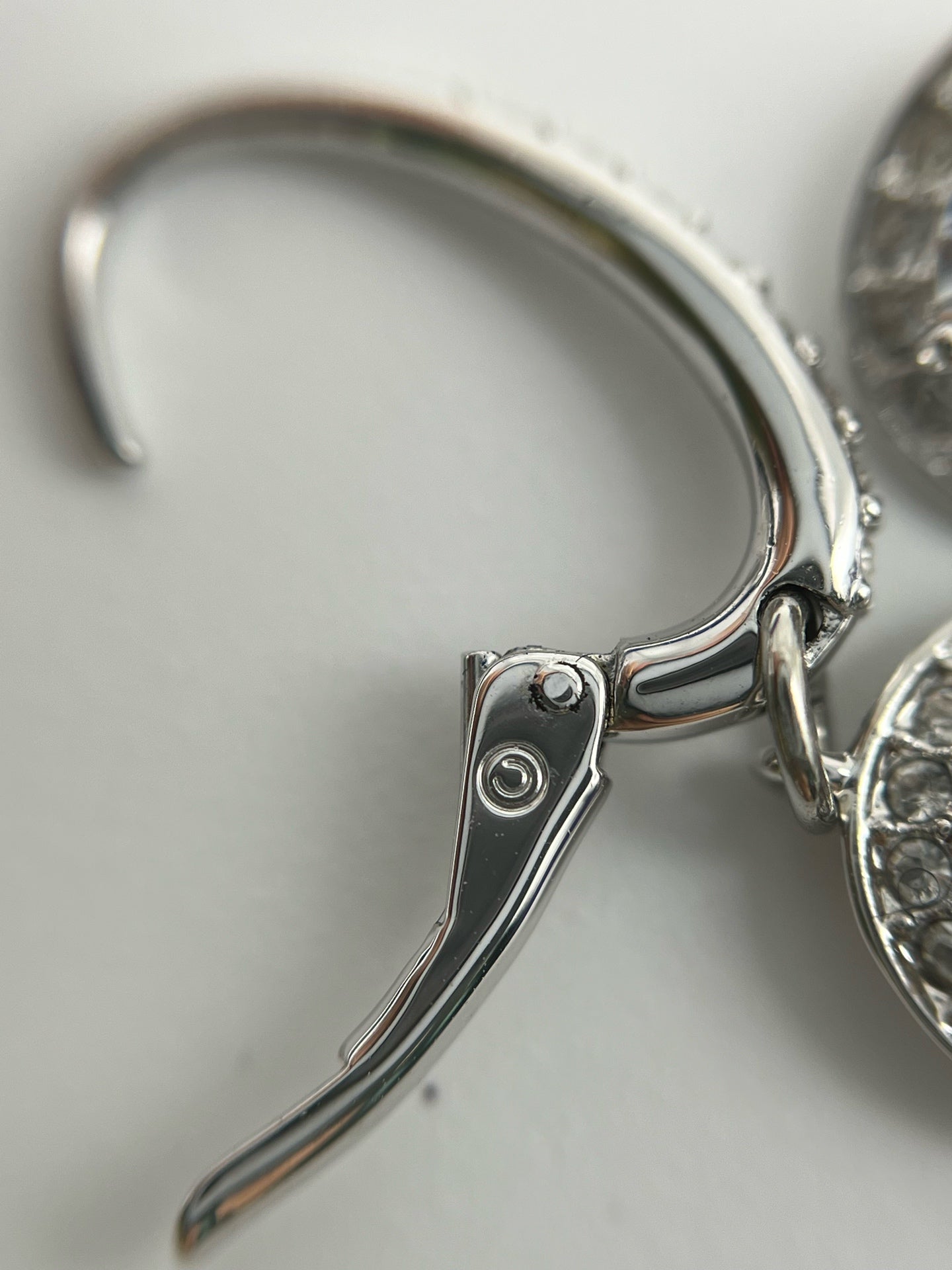 空白 Pendant