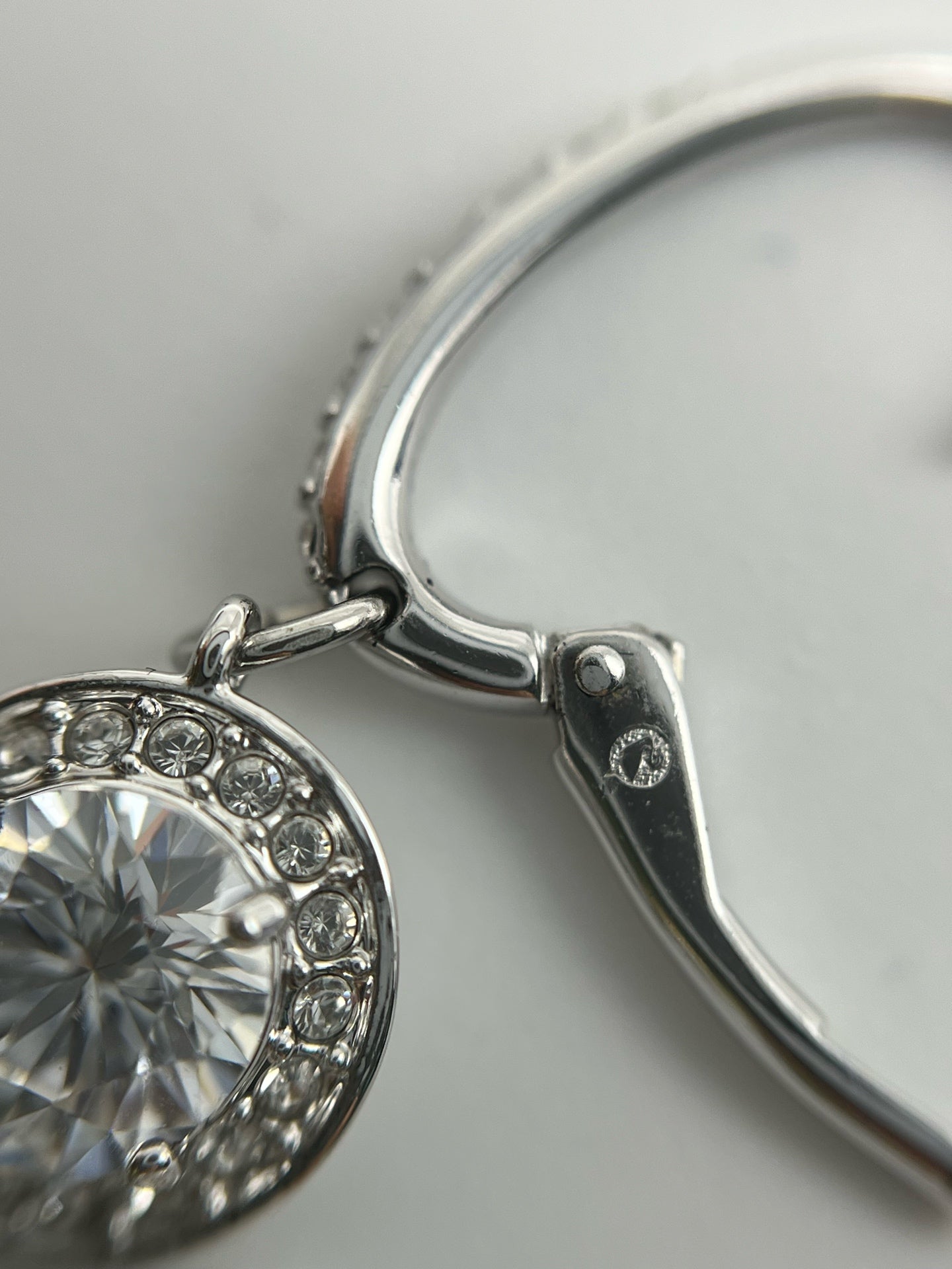 空白 Pendant