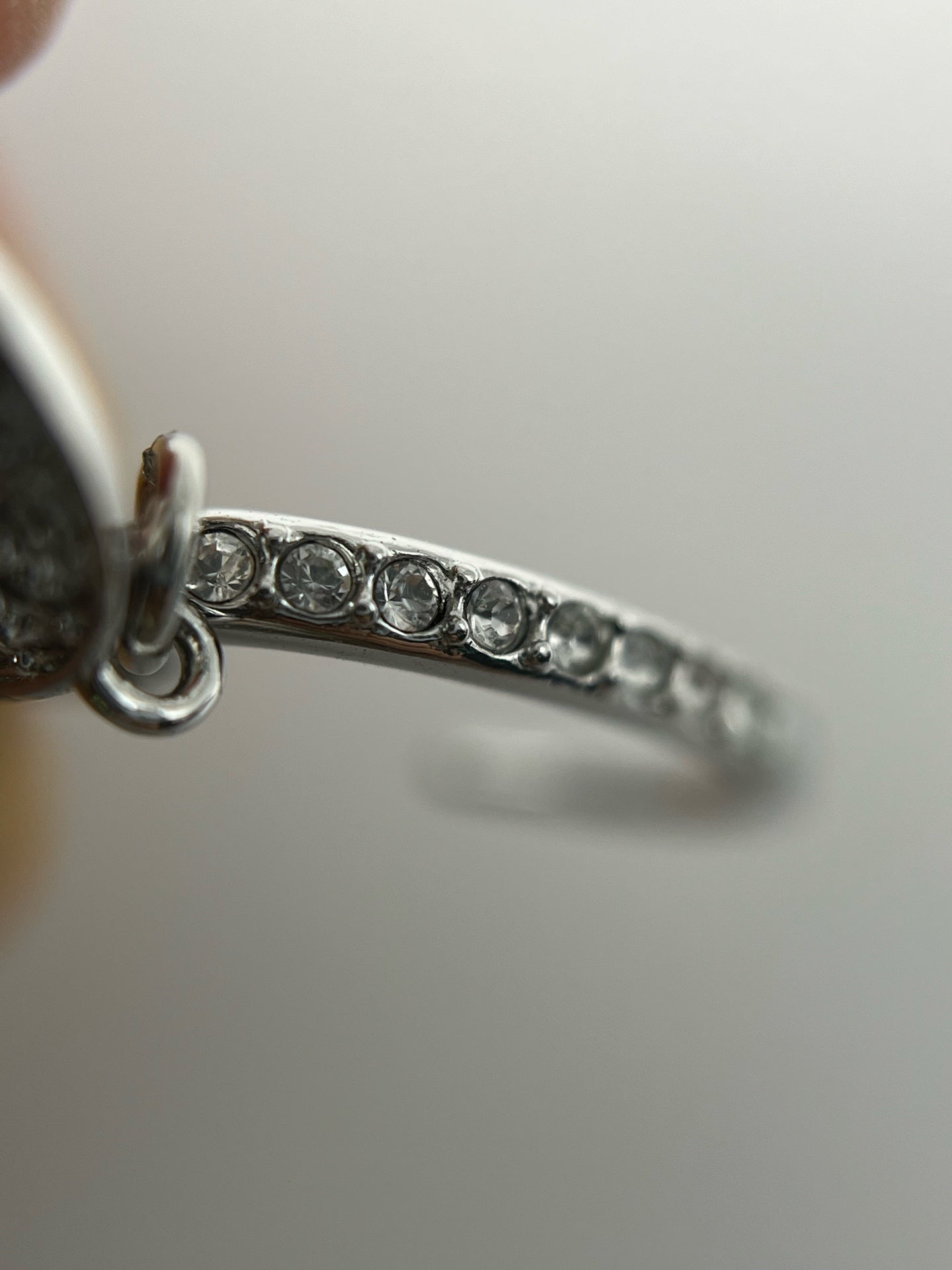 空白 Pendant