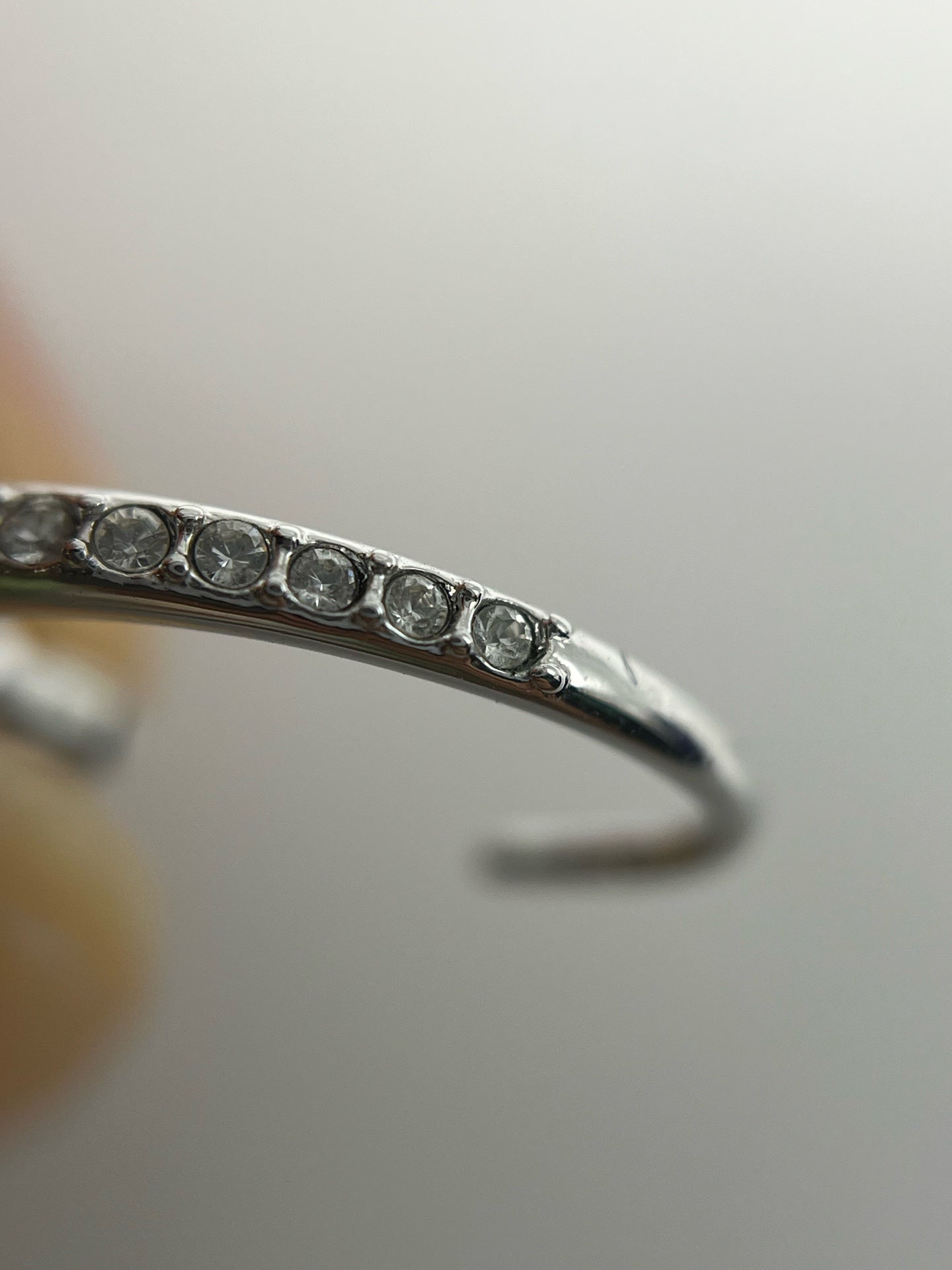 空白 Pendant