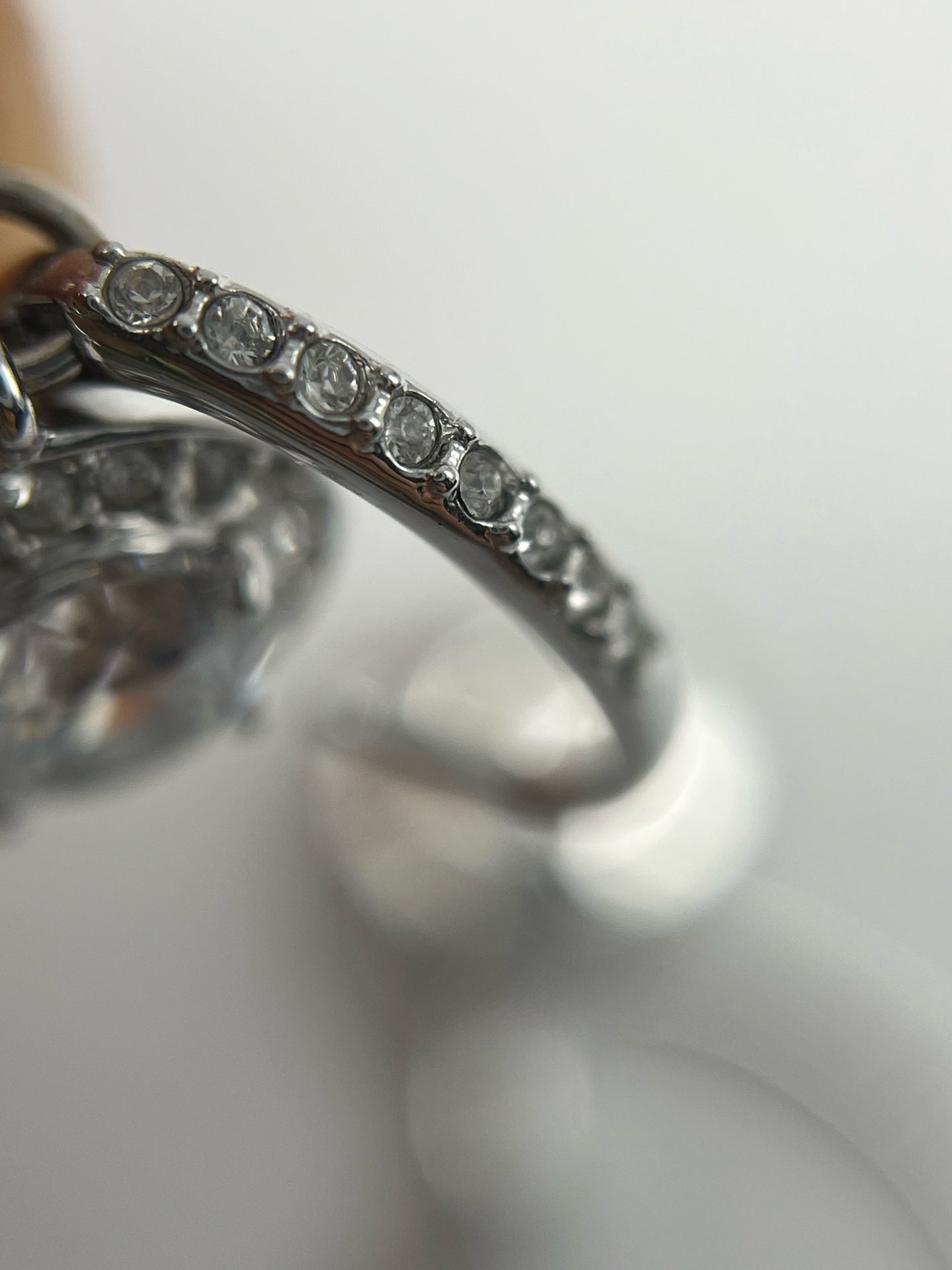 空白 Pendant
