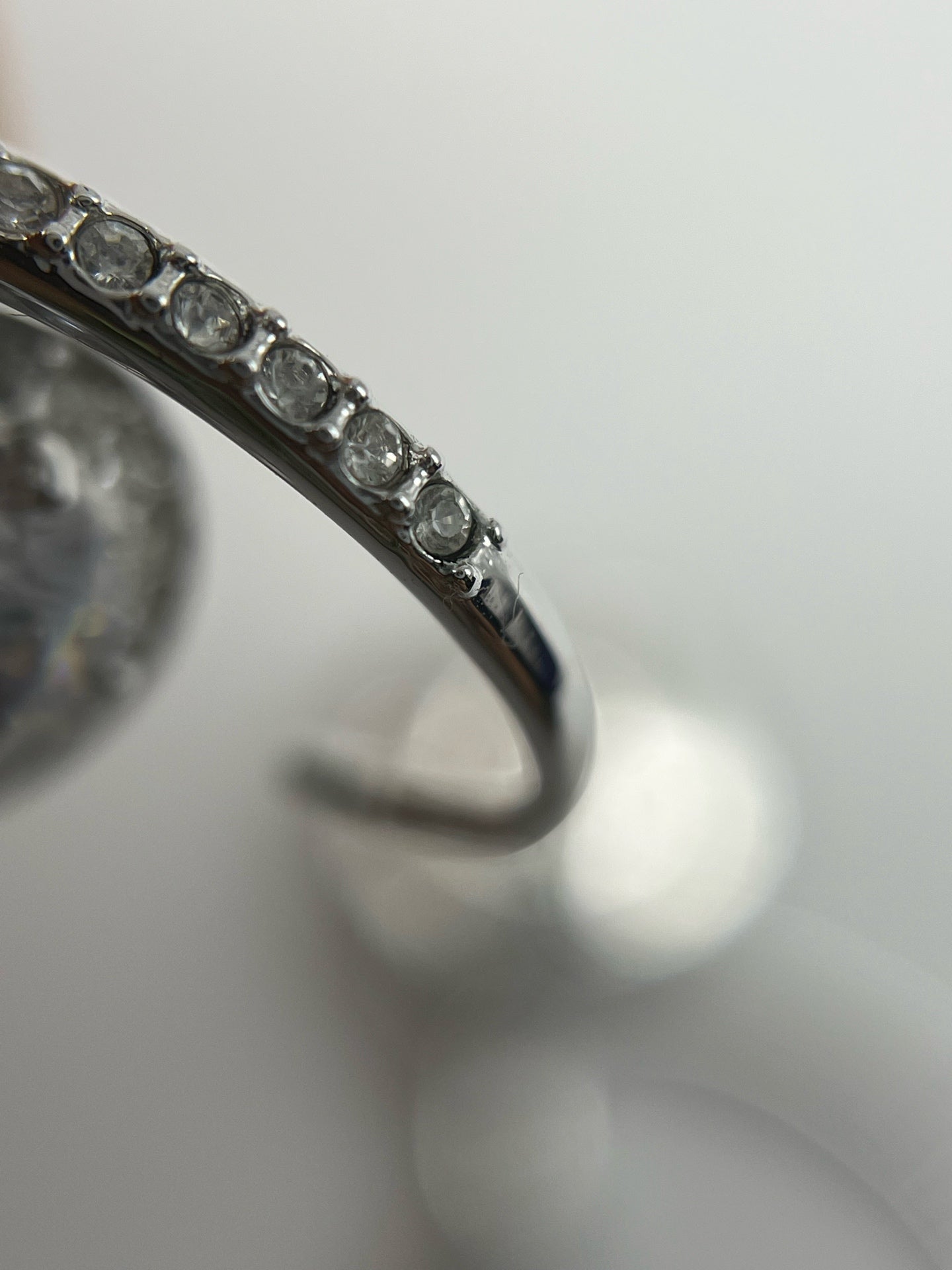 空白 Pendant
