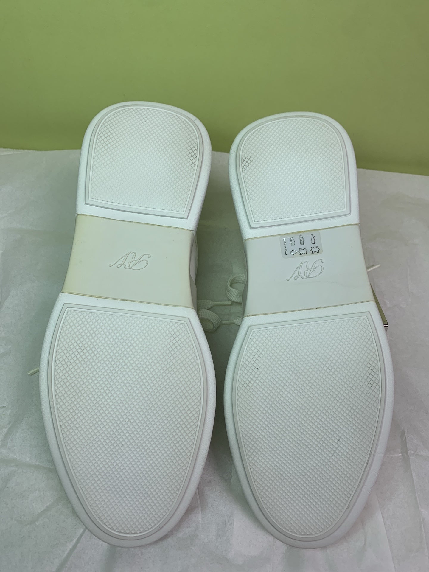 Roger Vivier Athletic sneakers 38.5