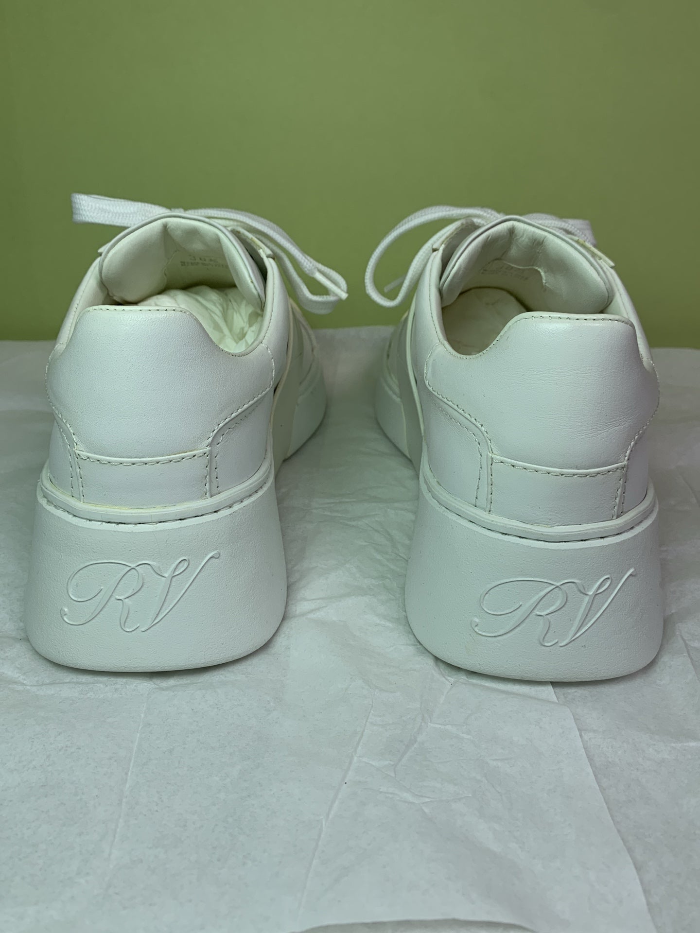Roger Vivier Athletic sneakers 38.5