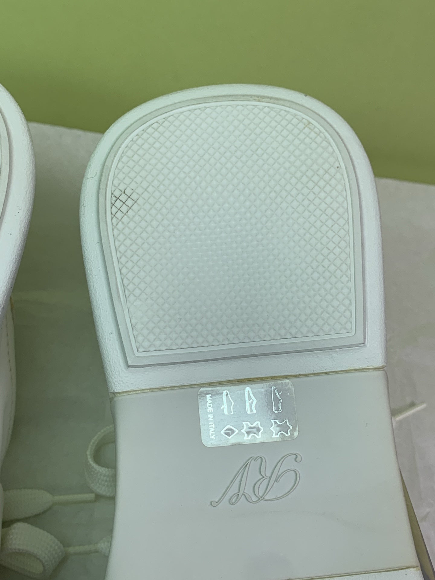Roger Vivier Athletic sneakers 38.5