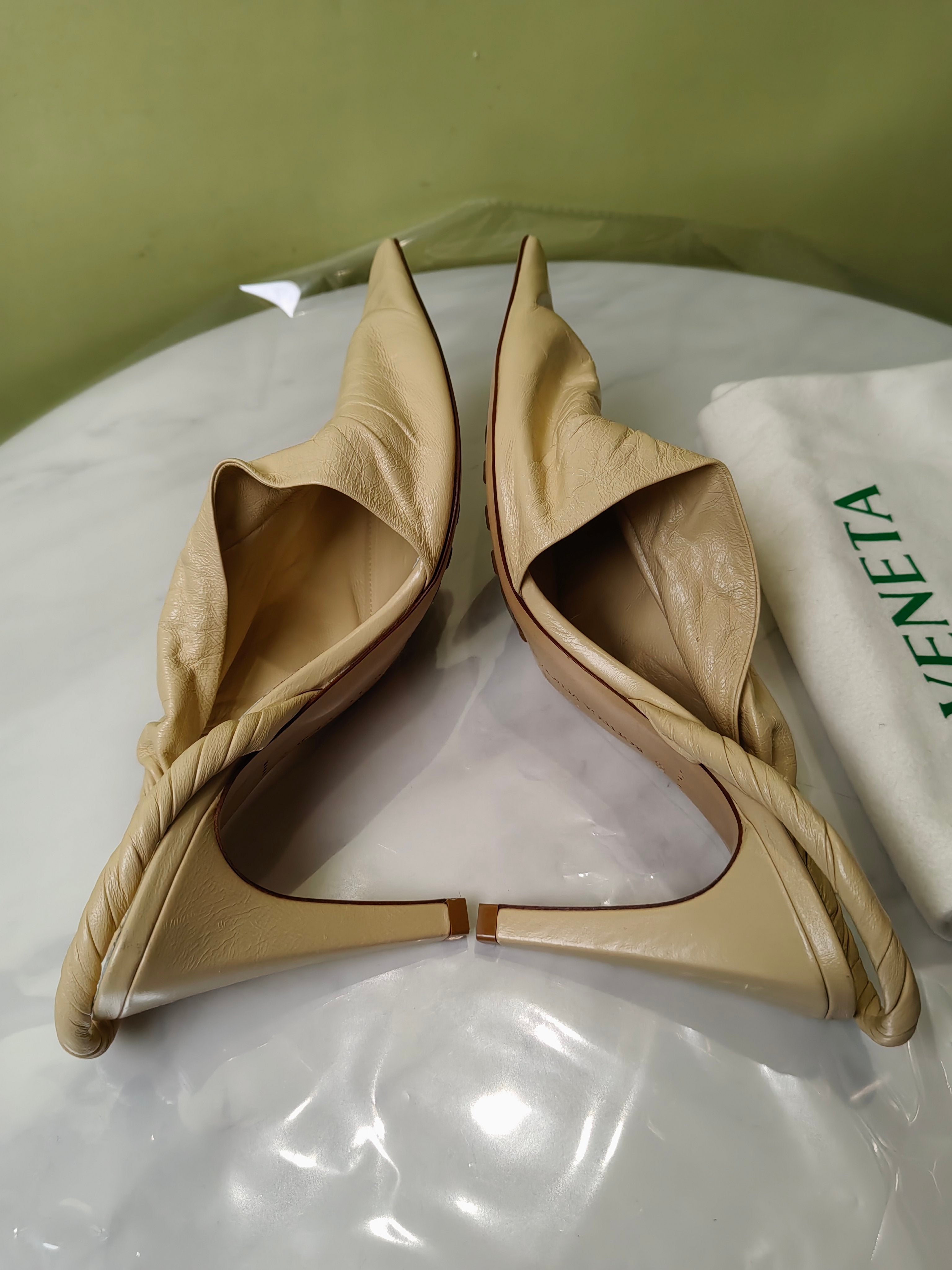 Bottega Veneta Beige