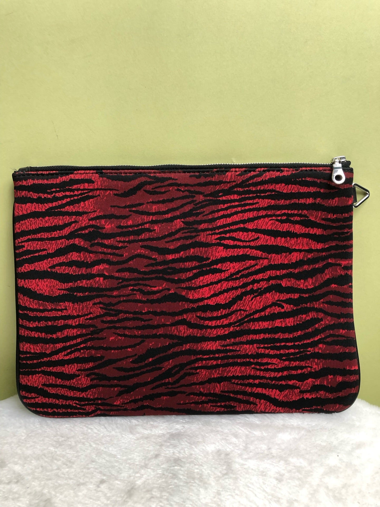 KENZO/肯佐 Black Clutch