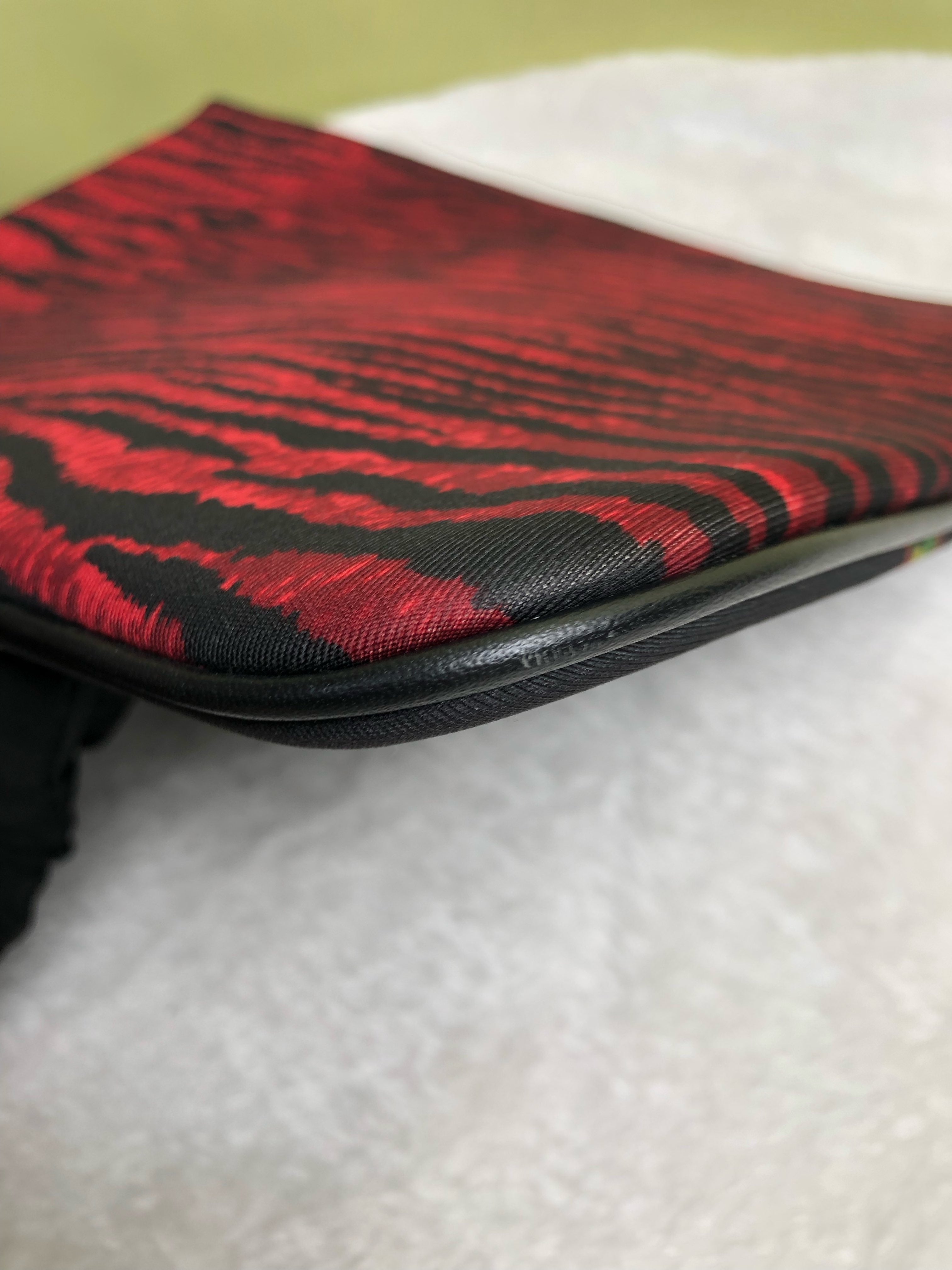 KENZO/肯佐 Black Clutch