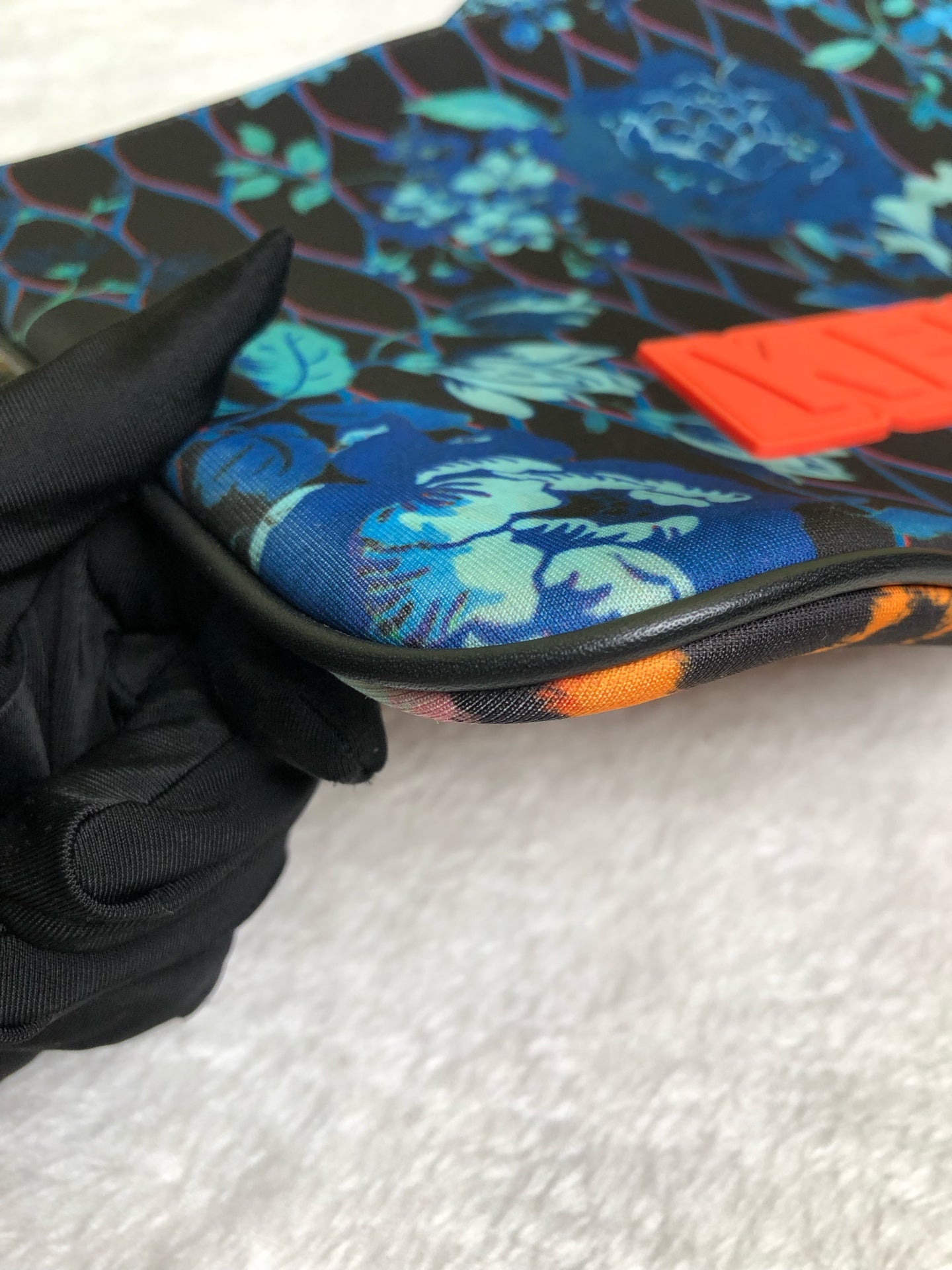 KENZO/肯佐 Multicolor Clutch