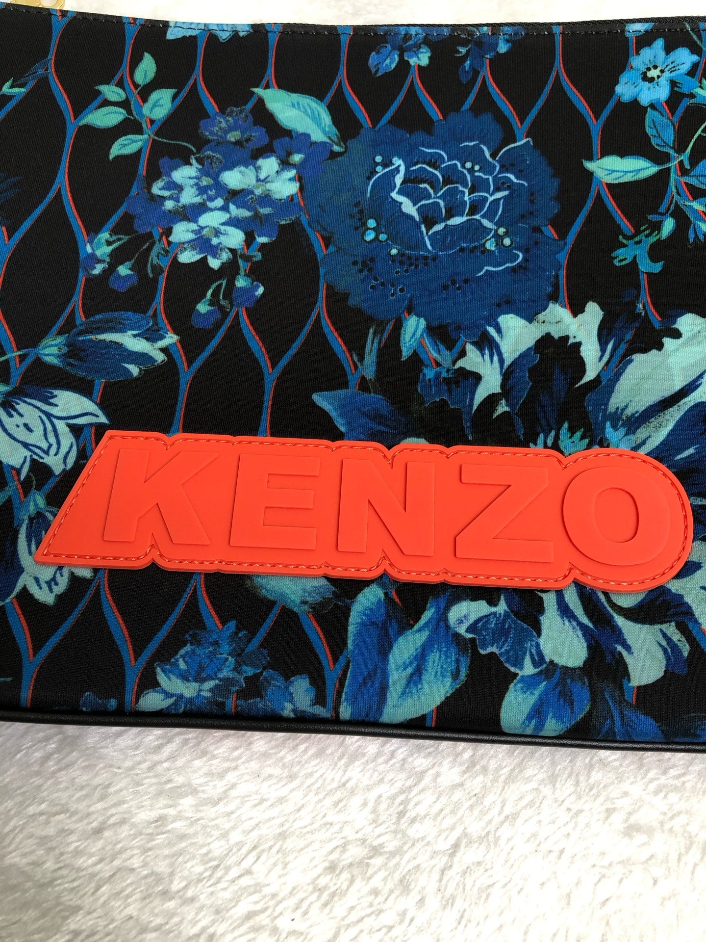 KENZO/肯佐 Multicolor Clutch