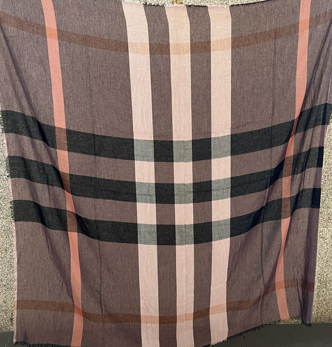 Burberry Cape / Stole