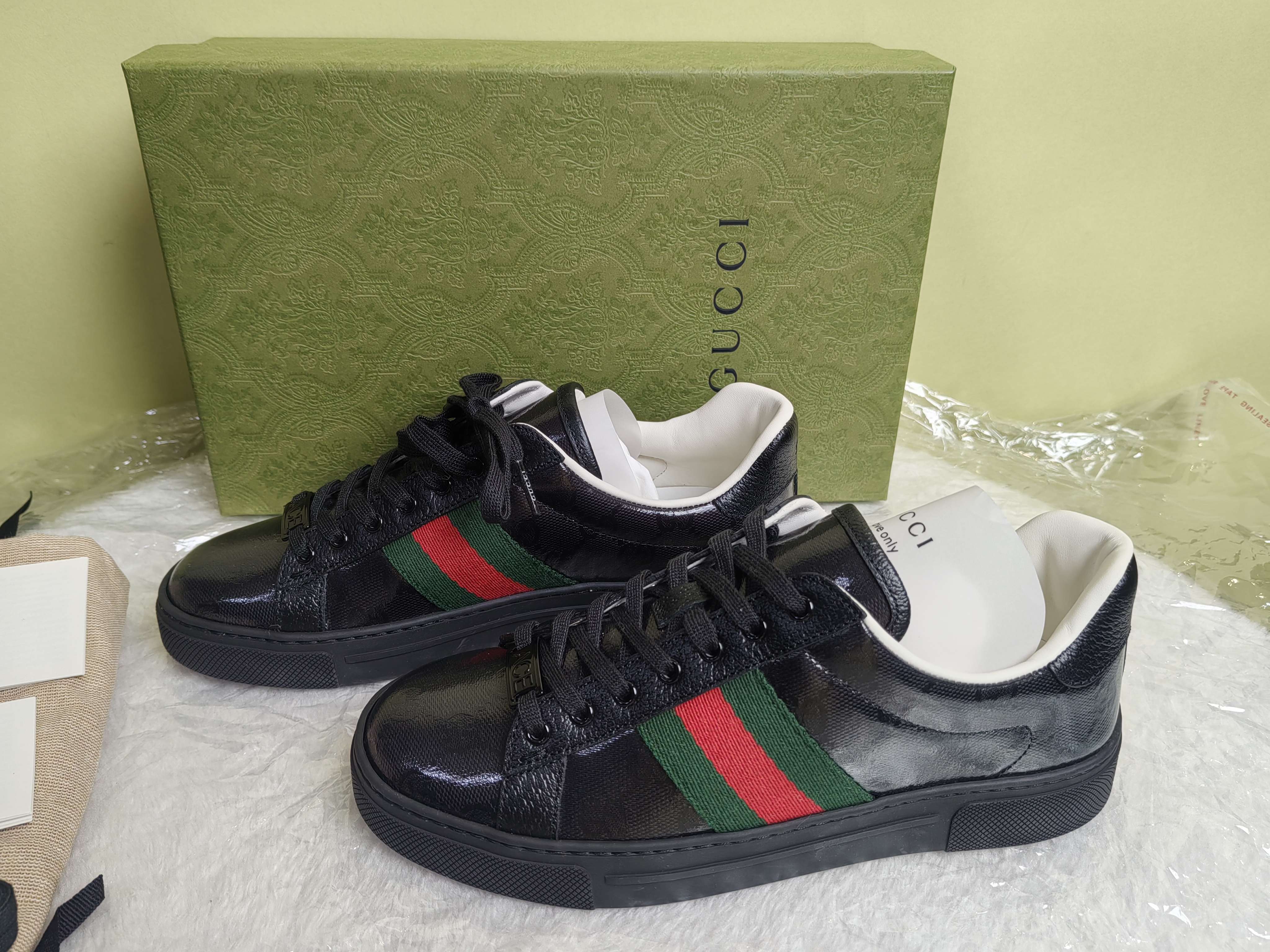 Gucci Black Skate shoes