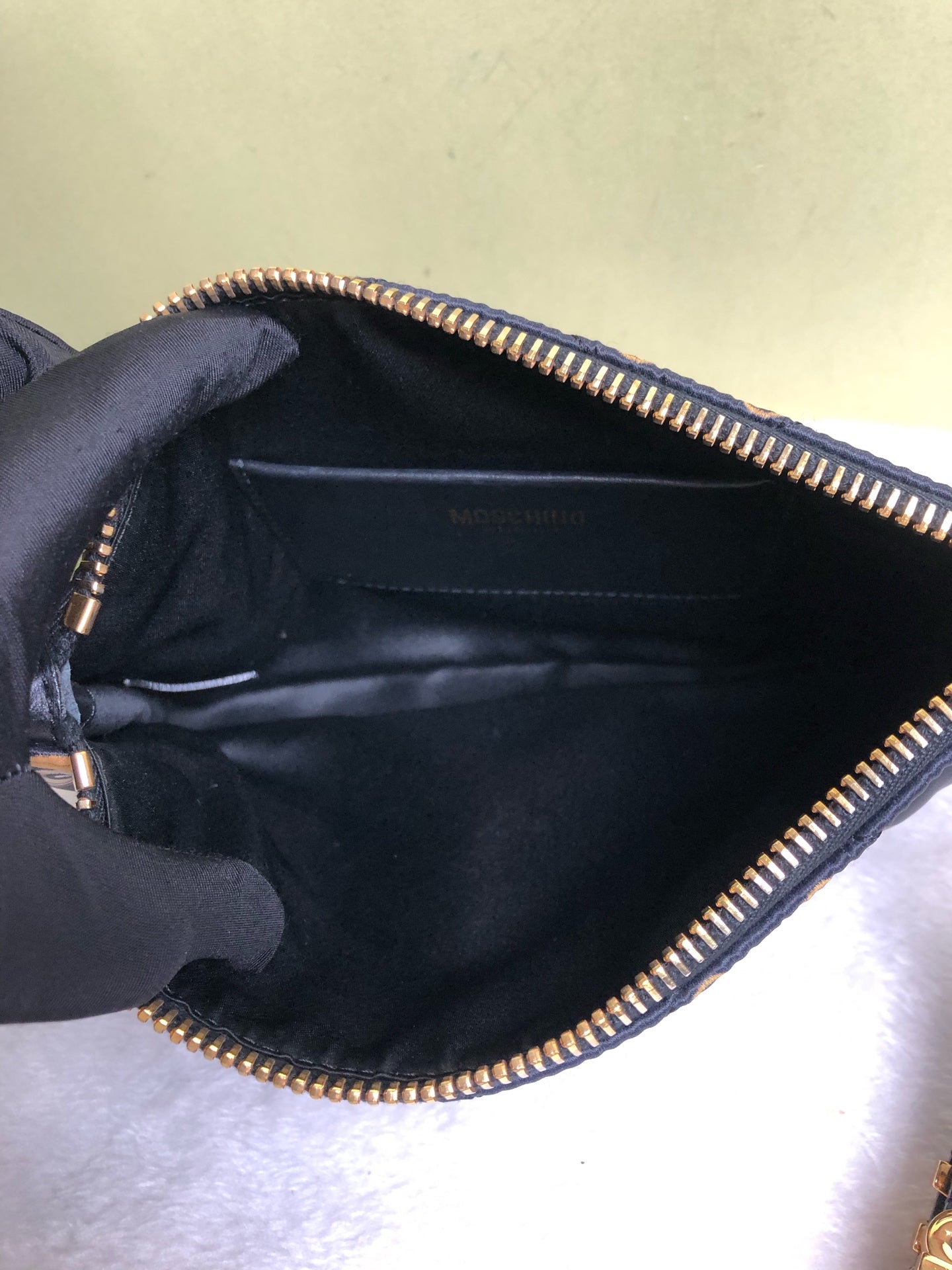 MOSCHINO/莫斯奇诺 Black Clutch