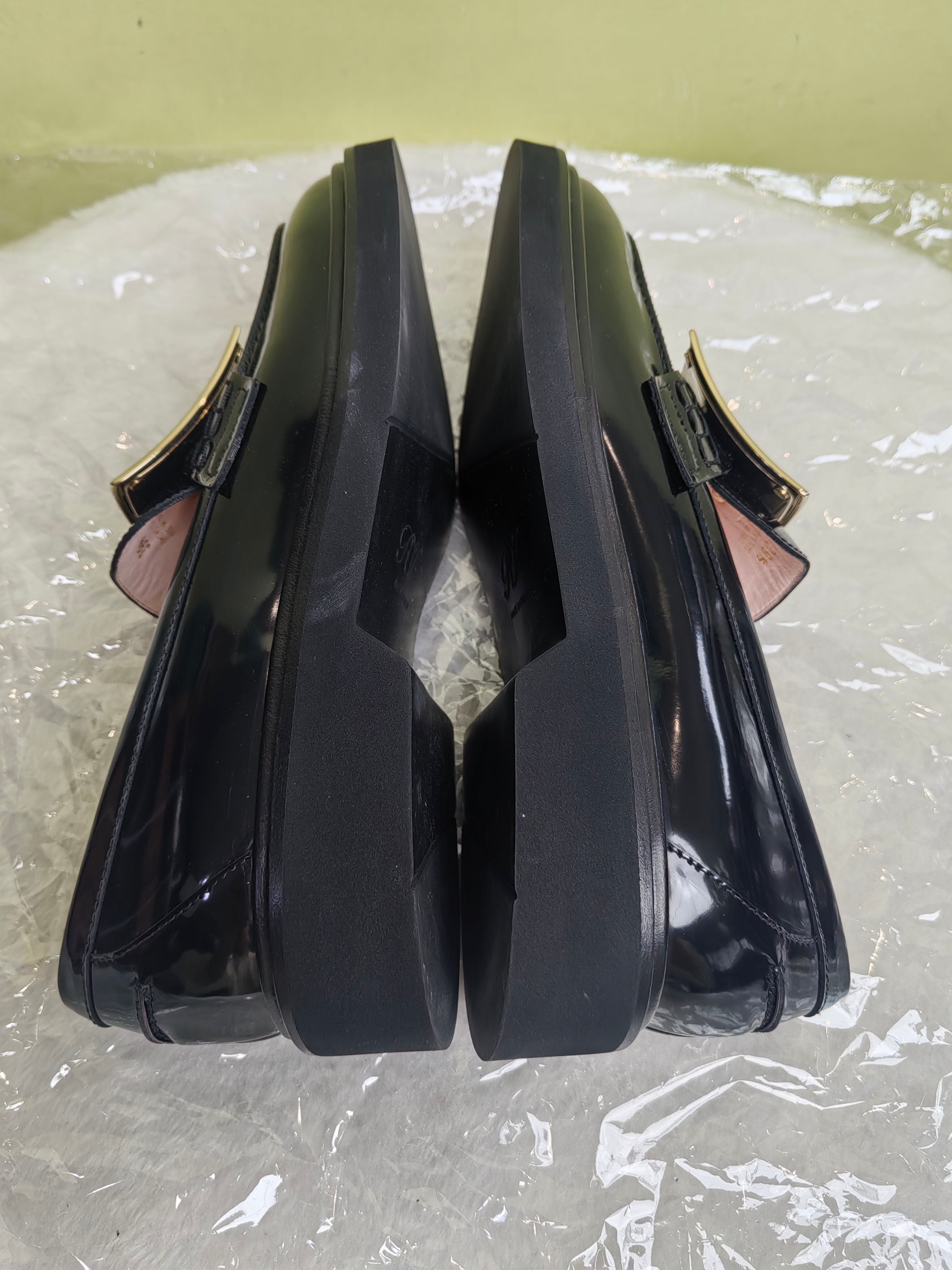 Roger Vivier Black Loafers