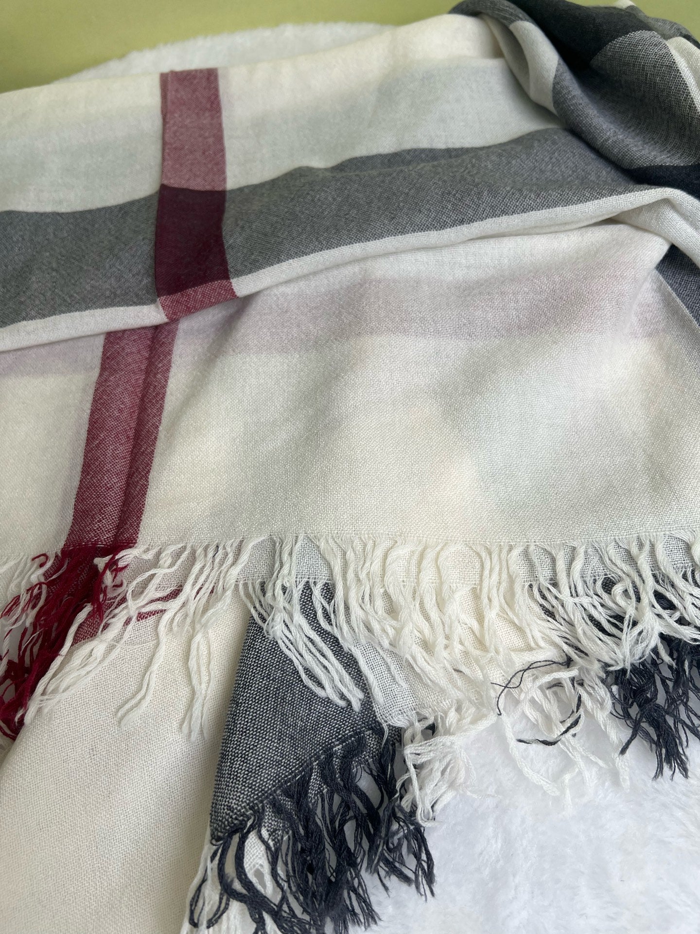 Burberry Cape / Stole