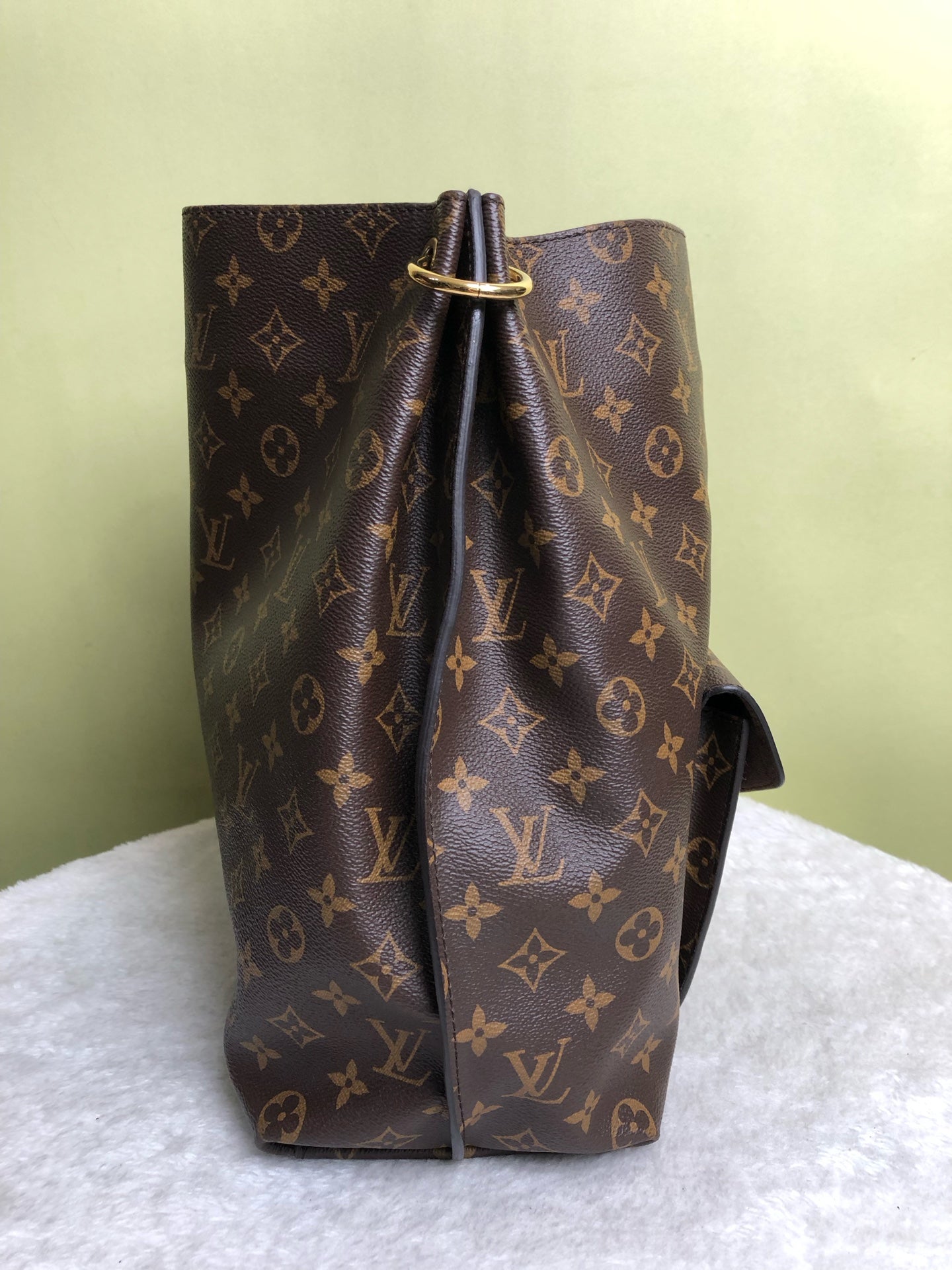 Louis Vuitton Tote