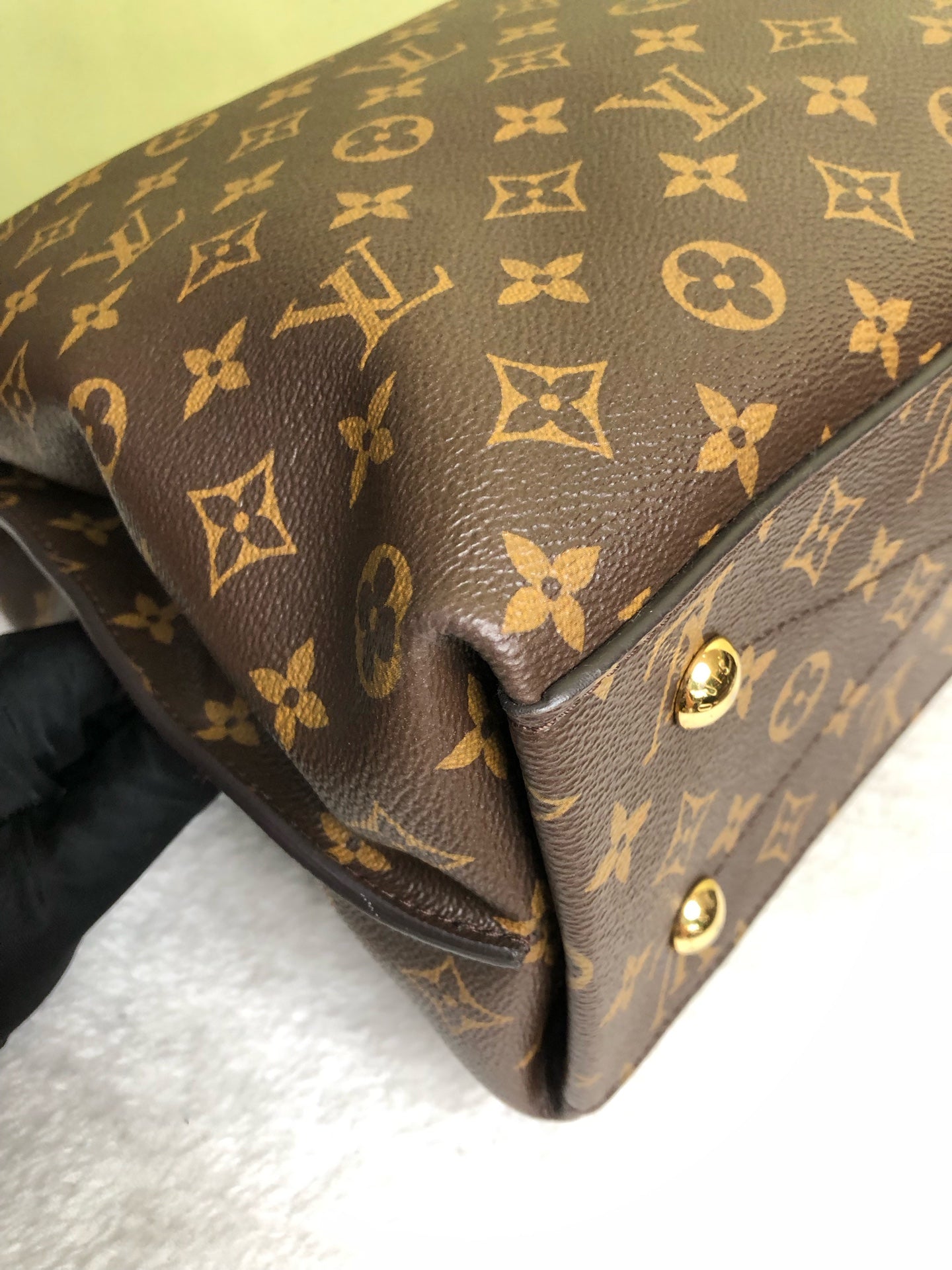 Louis Vuitton Tote