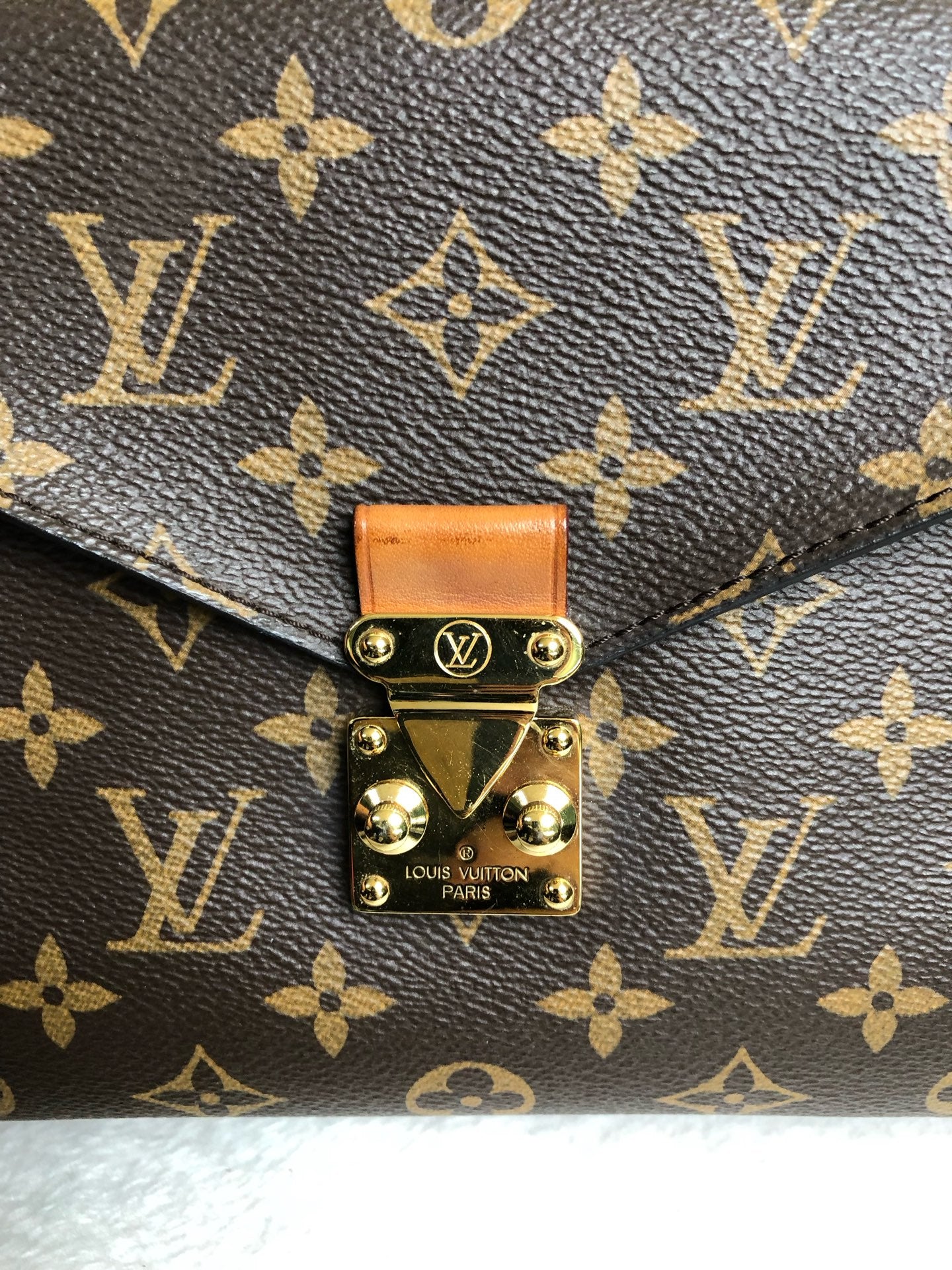 Louis Vuitton Tote