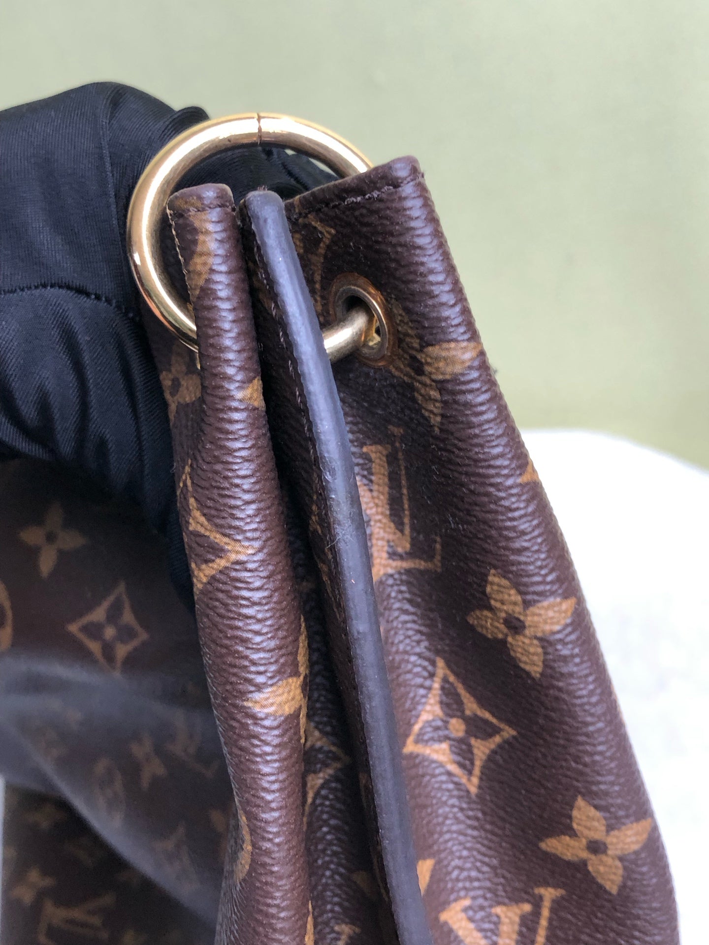 Louis Vuitton Tote