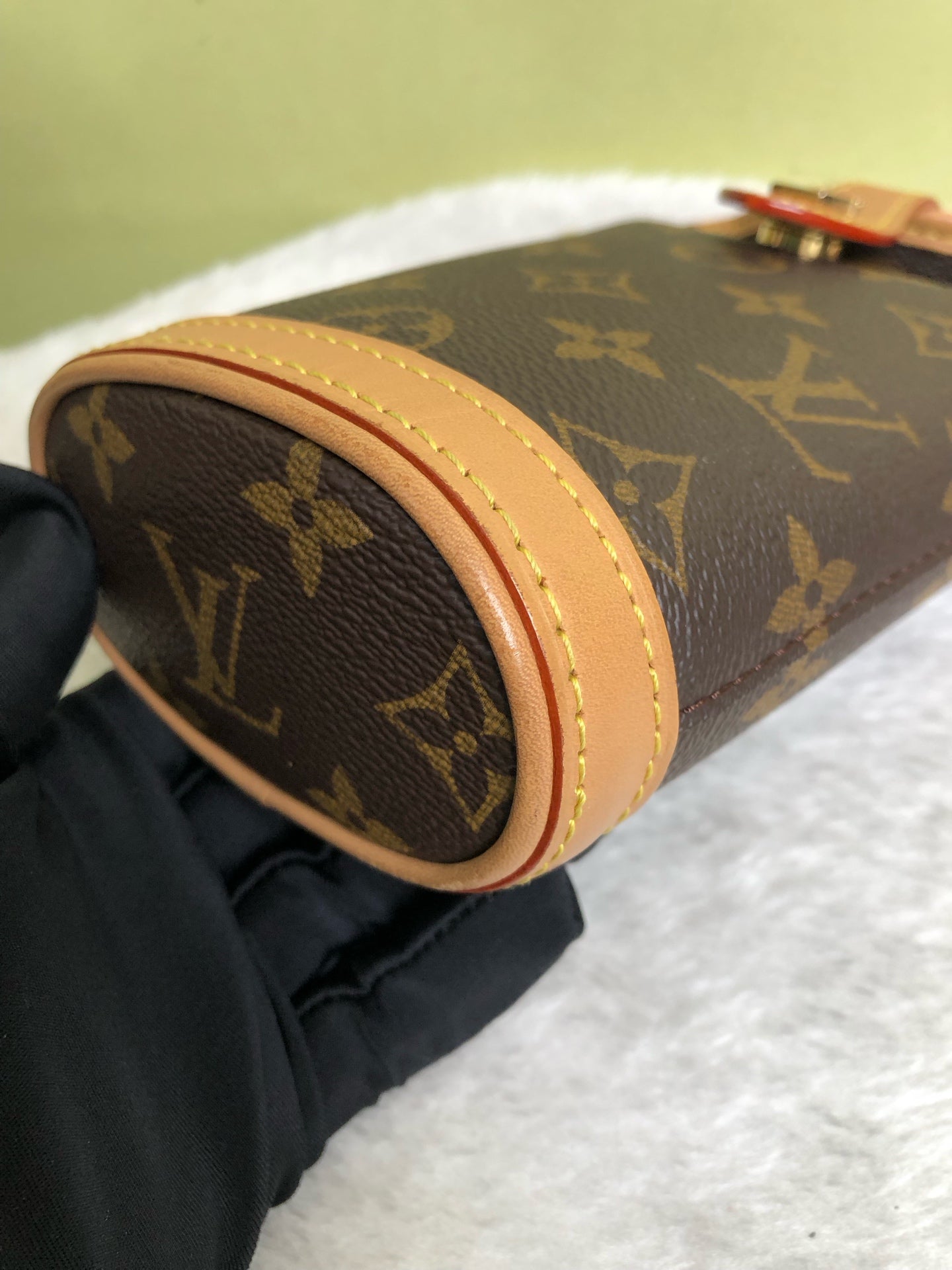 Louis Vuitton Crossbody